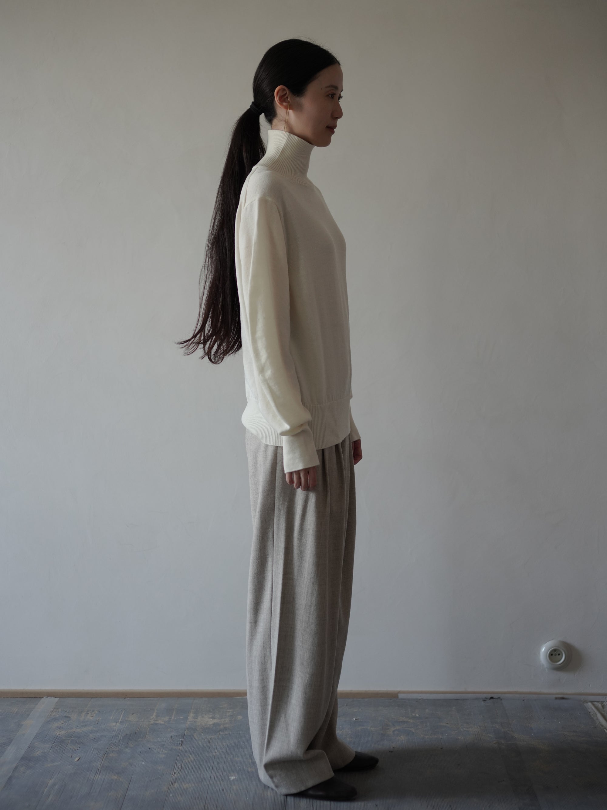 UNSHRINKABLE WOOL High Neck Knit Top・Ecru