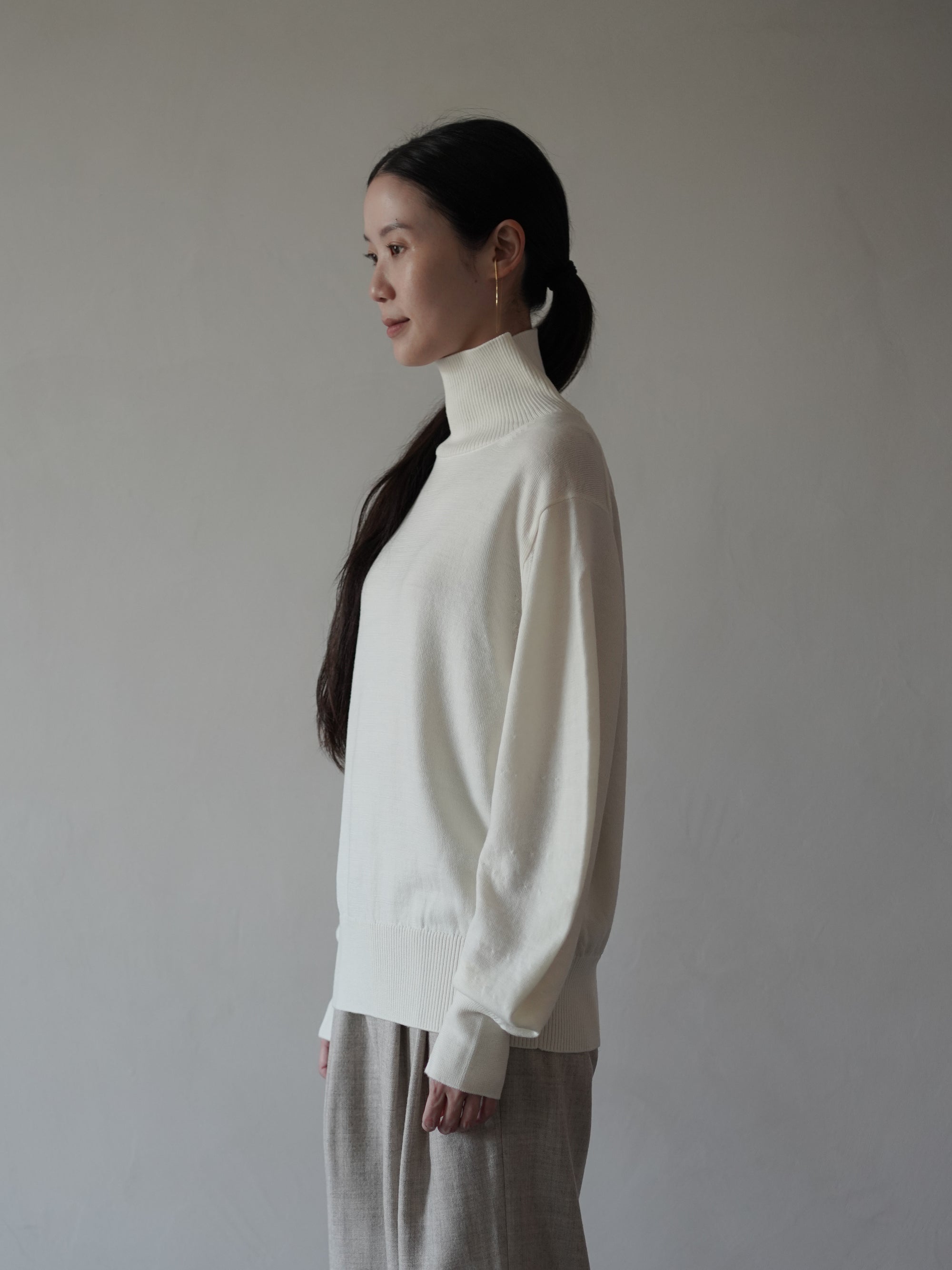 UNSHRINKABLE WOOL High Neck Knit Top・Ecru