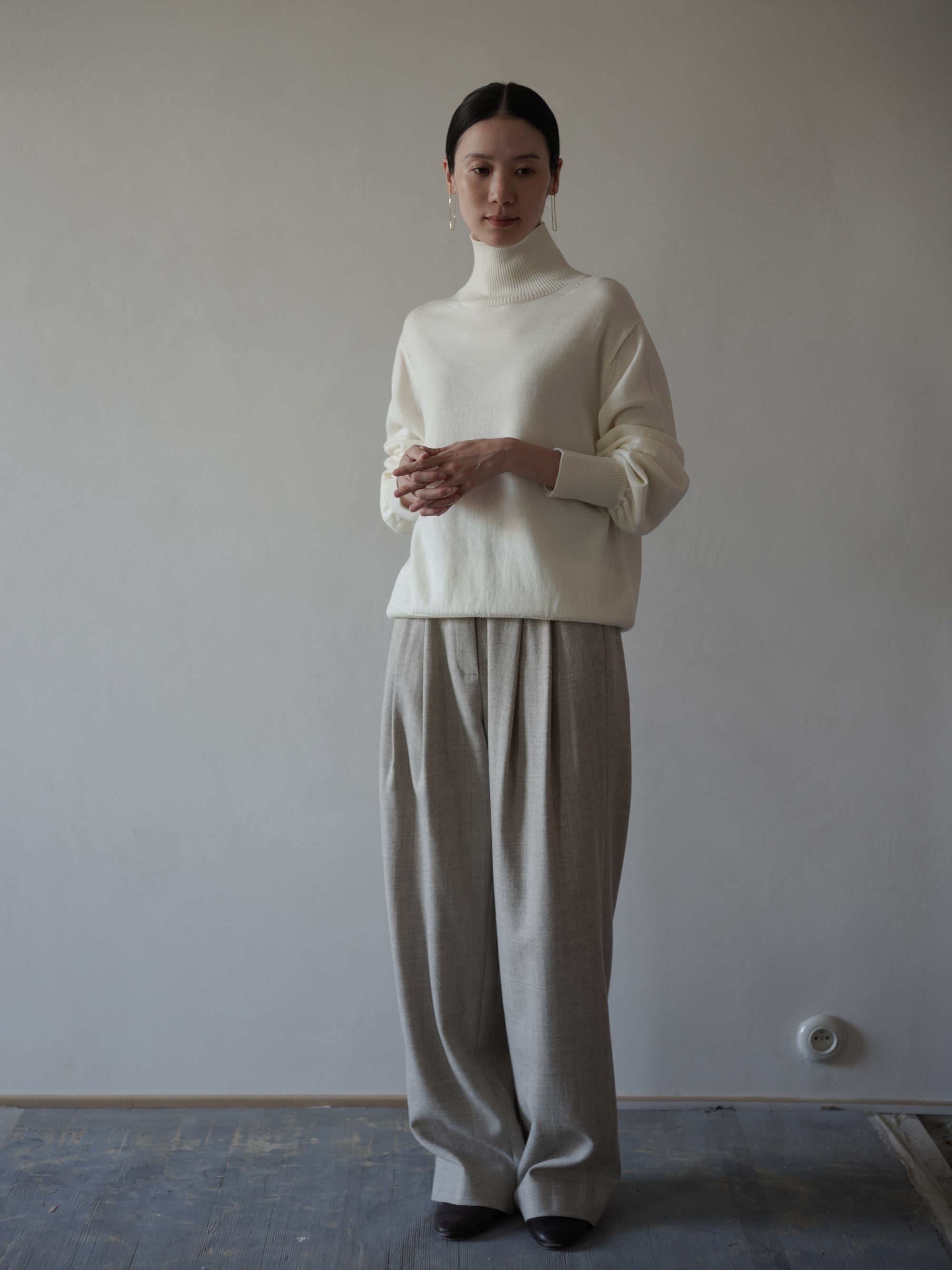 UNSHRINKABLE WOOL High Neck Knit Top・Ecru