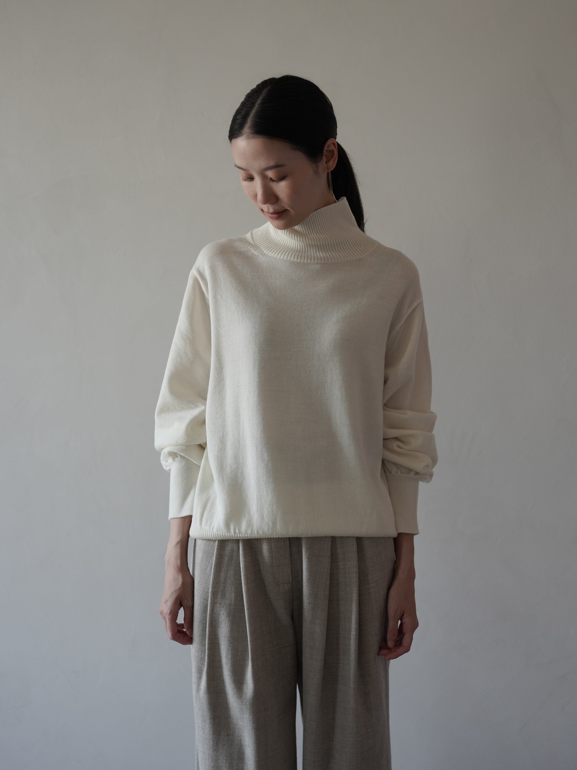UNSHRINKABLE WOOL High Neck Knit Top・Ecru