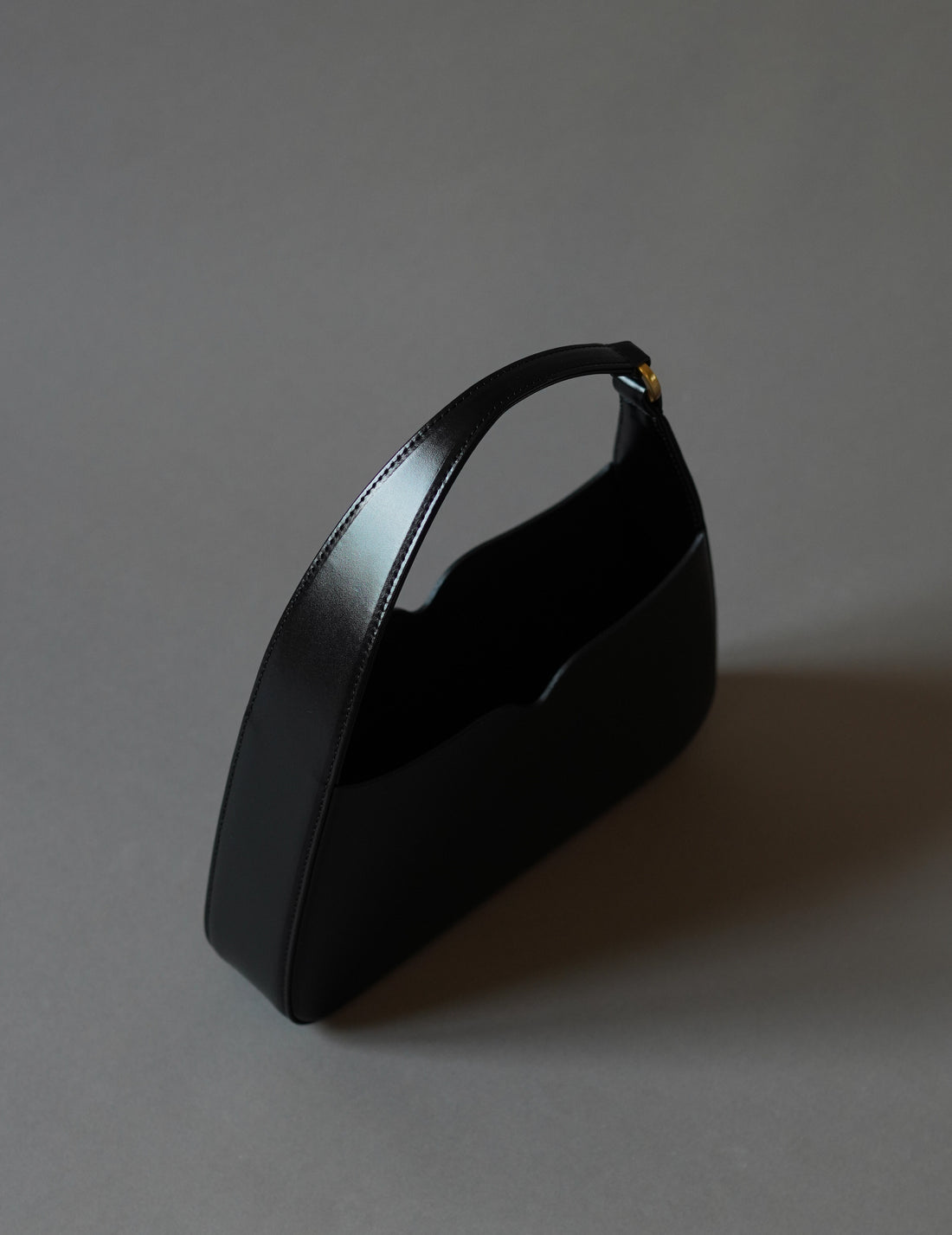 Mame Kurogouchi | Cow Leather Handbag · Black