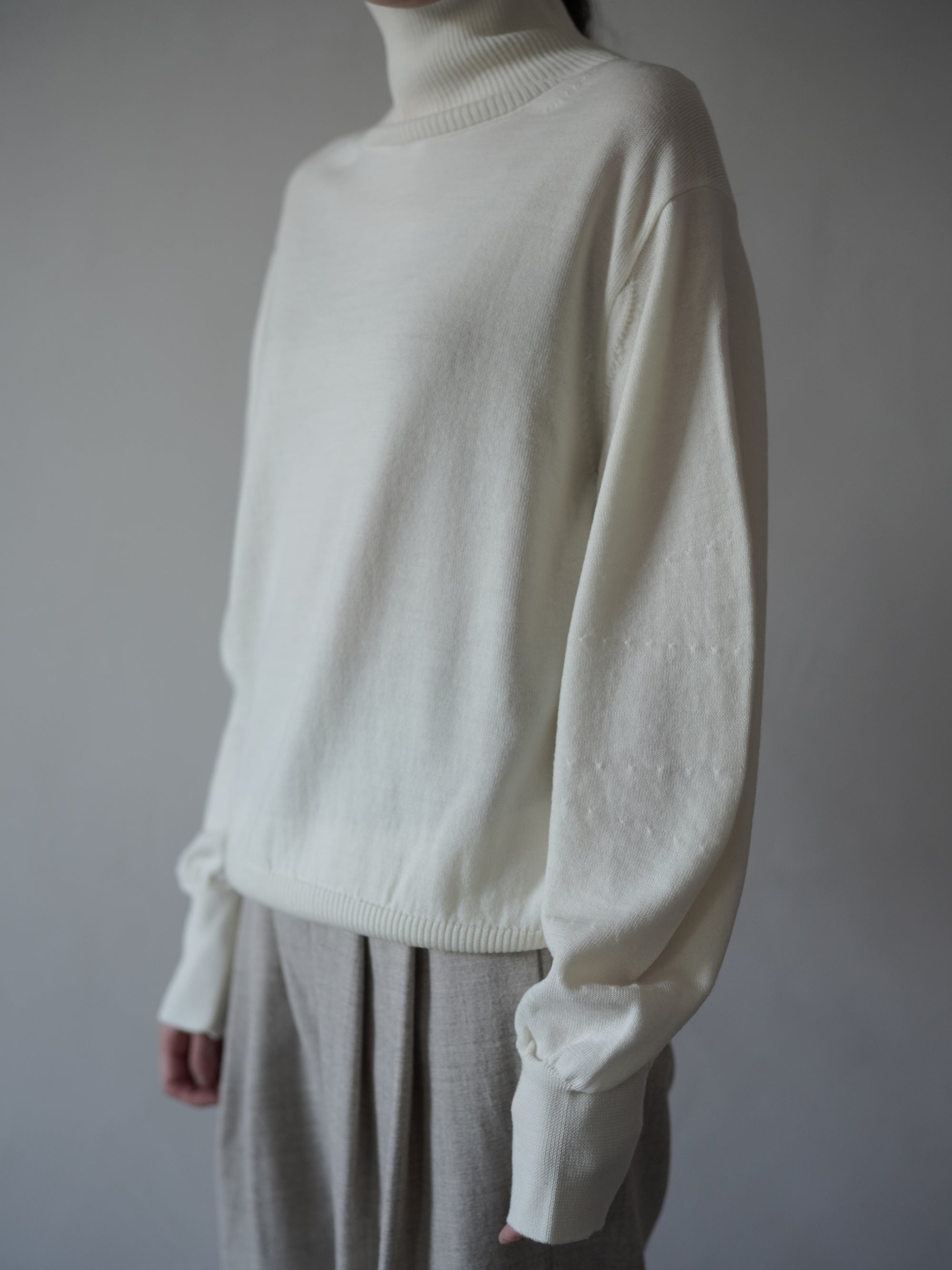 UNSHRINKABLE WOOL High Neck Knit Top・Ecru