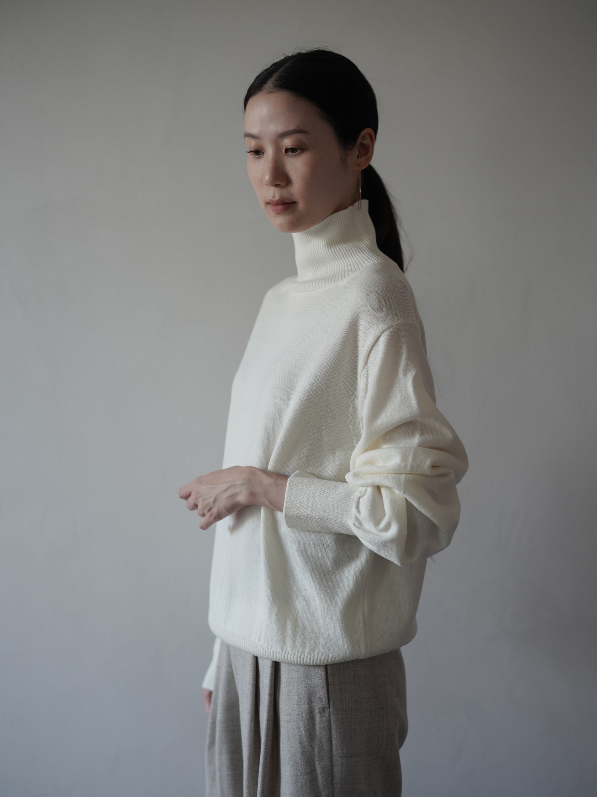 UNSHRINKABLE WOOL High Neck Knit Top・Ecru