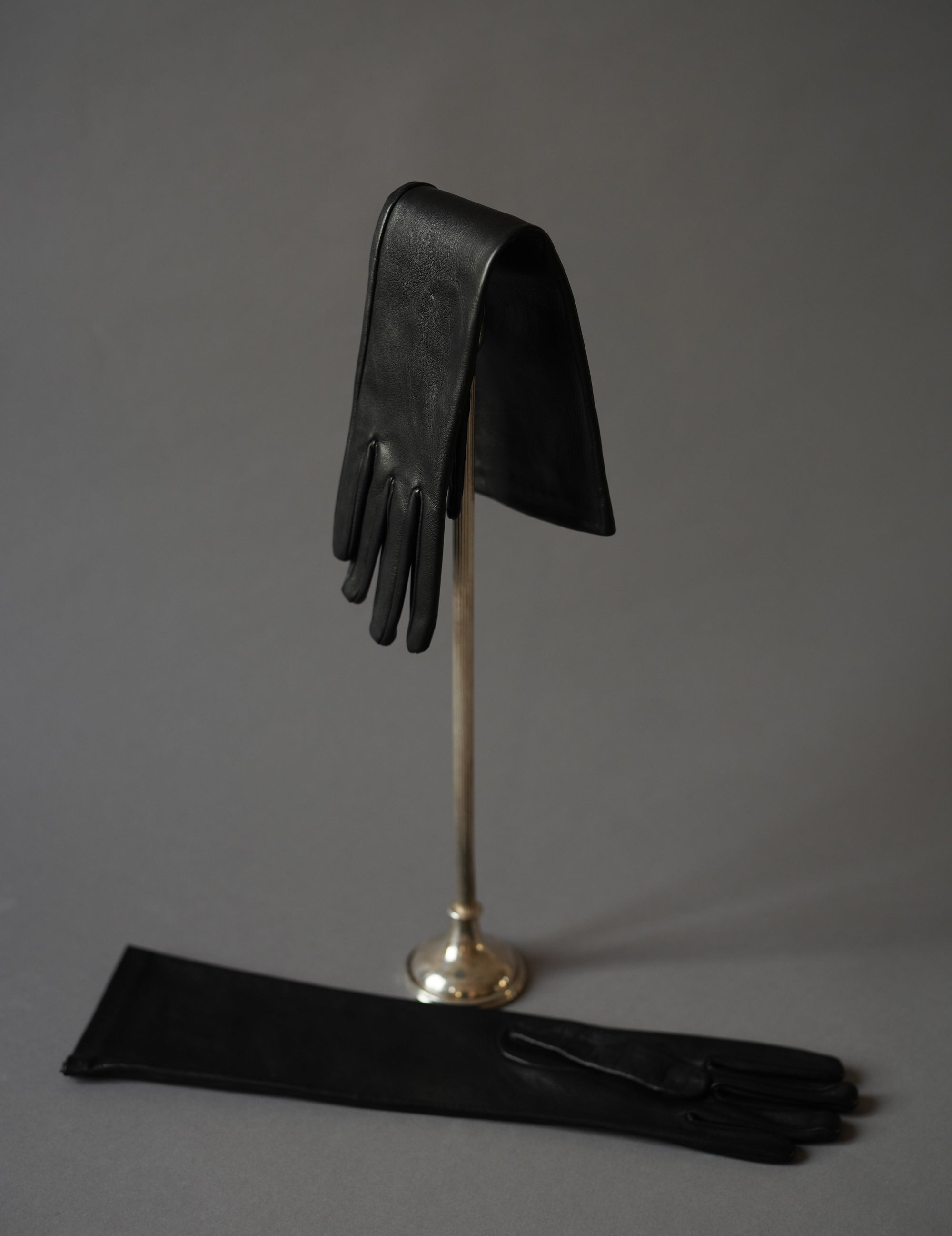 Connie Long Gloves - BLACK