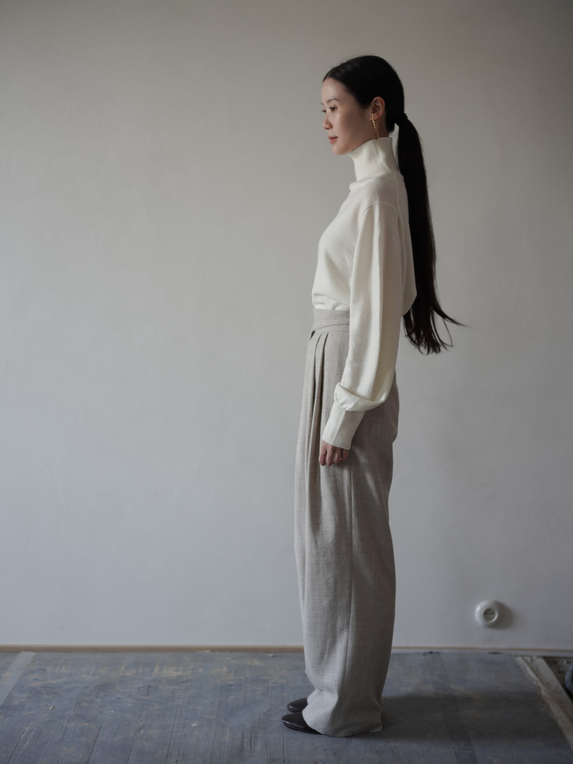 UNSHRINKABLE WOOL High Neck Knit Top・Ecru