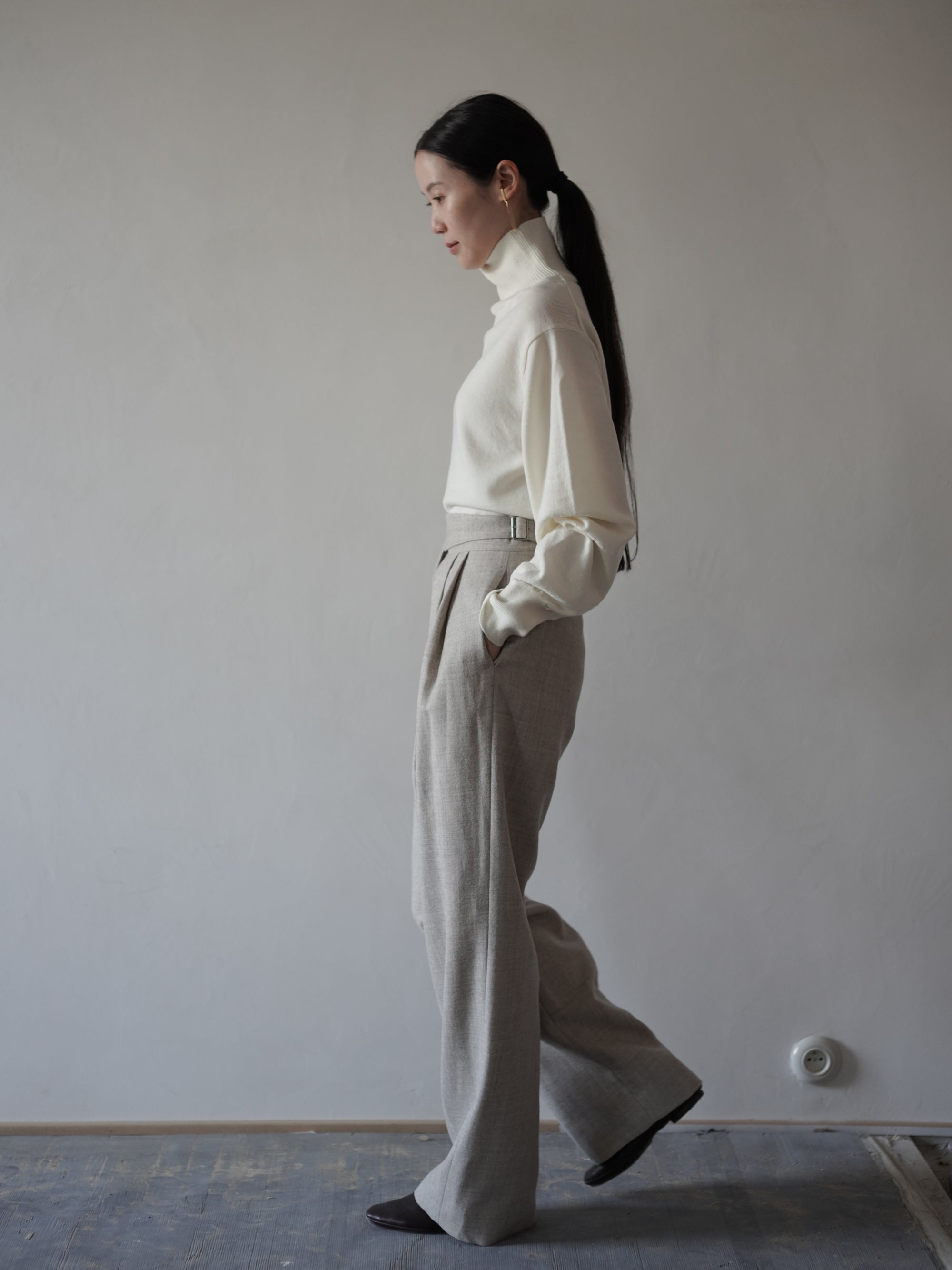UNSHRINKABLE WOOL High Neck Knit Top・Ecru