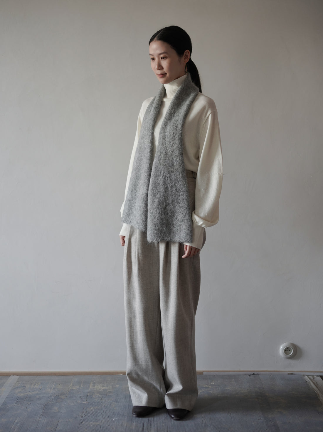 Alpaca Knitted Flared Scarf・Light Gray