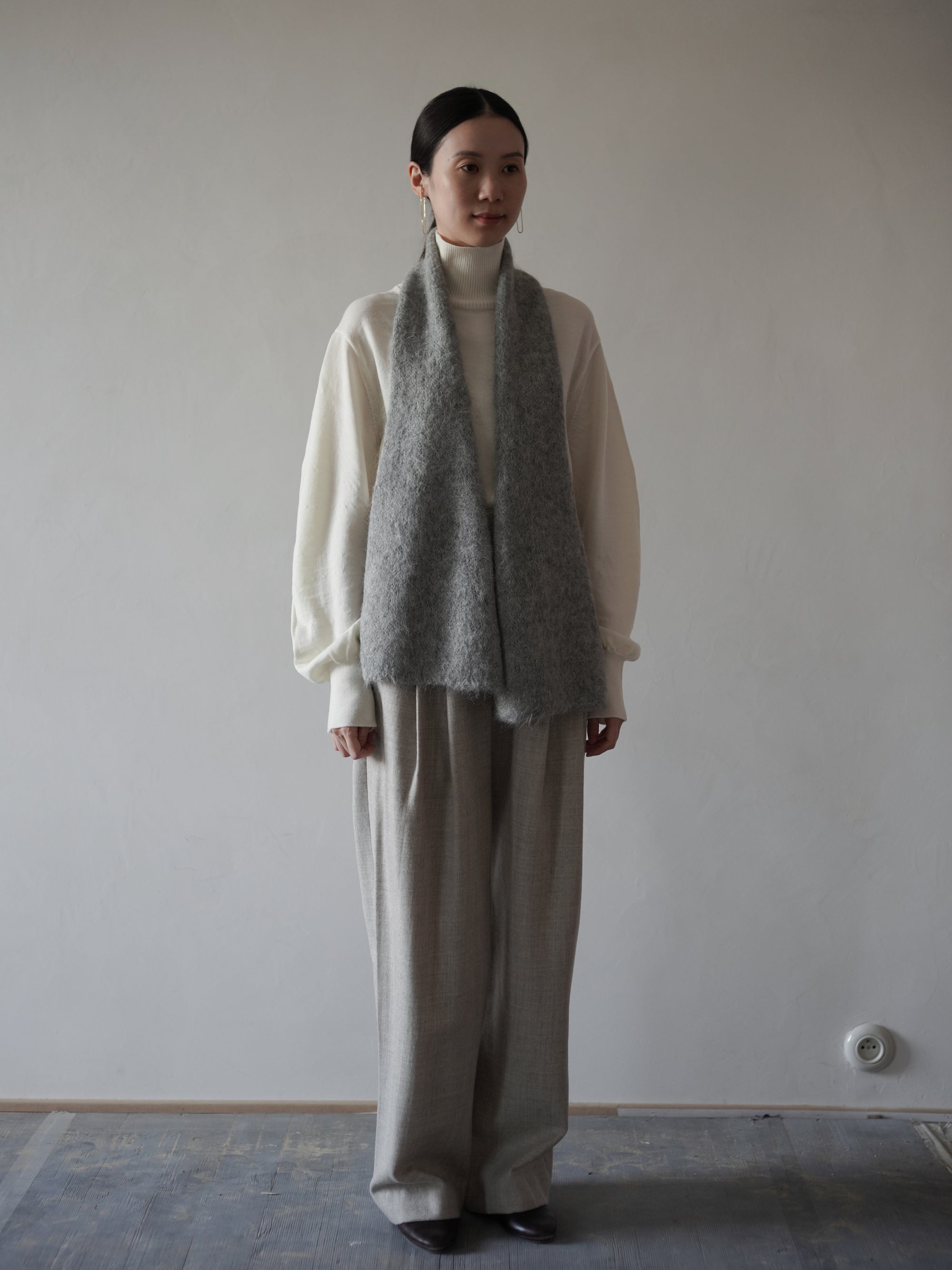 Alpaca Knitted Flared Scarf・Light Gray