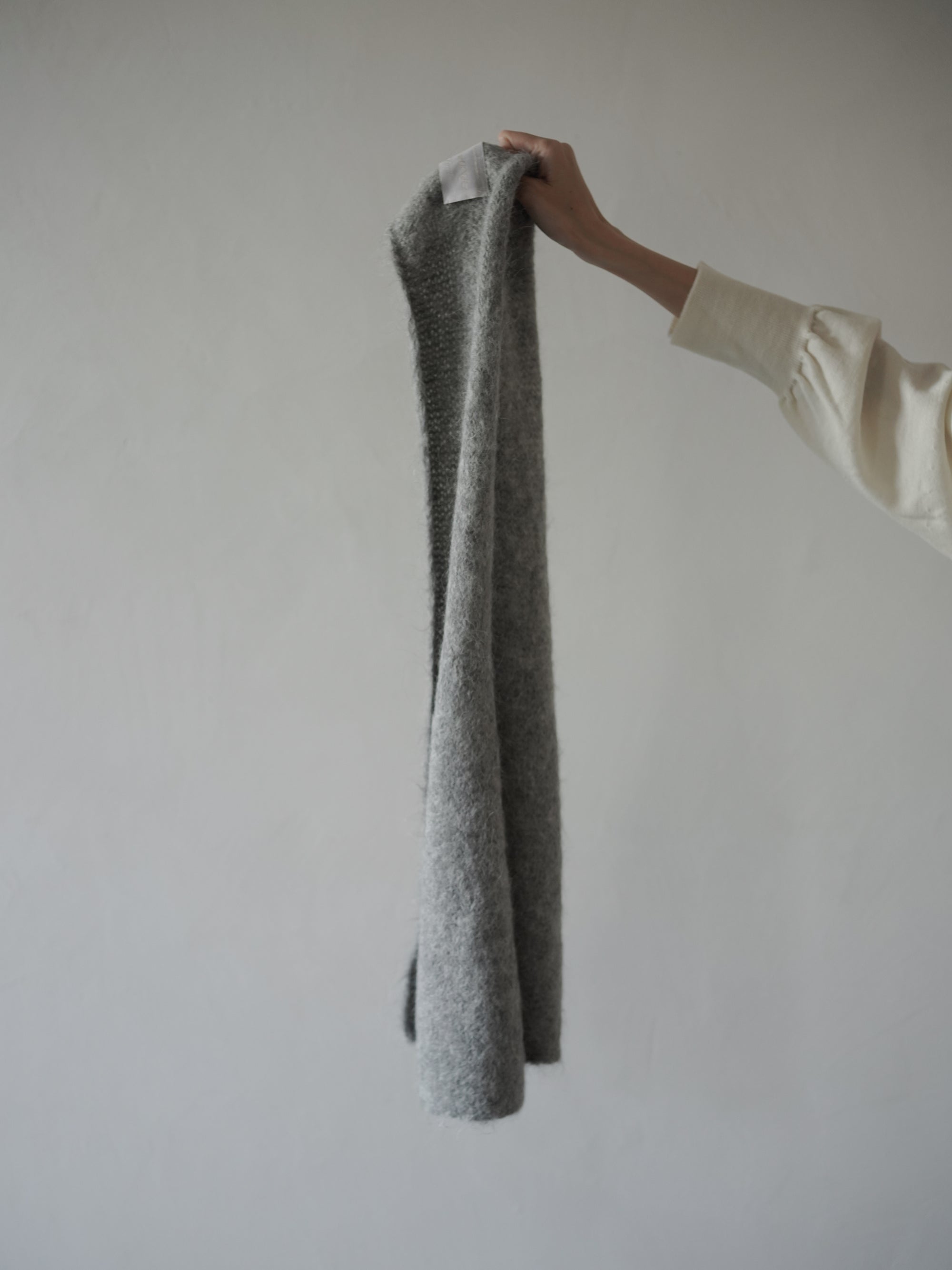 Alpaca Knitted Flared Scarf・Light Gray