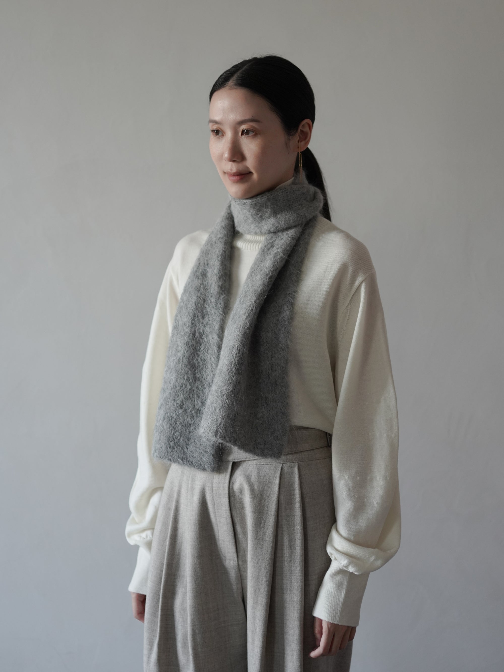 Alpaca Knitted Flared Scarf・Light Gray