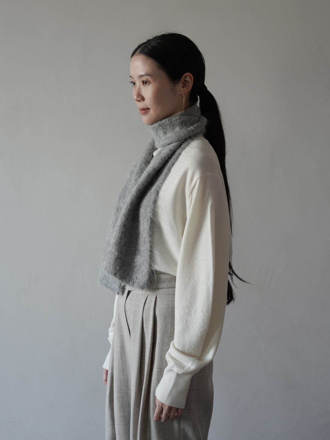 Alpaca Knitted Flared Scarf・Light Gray