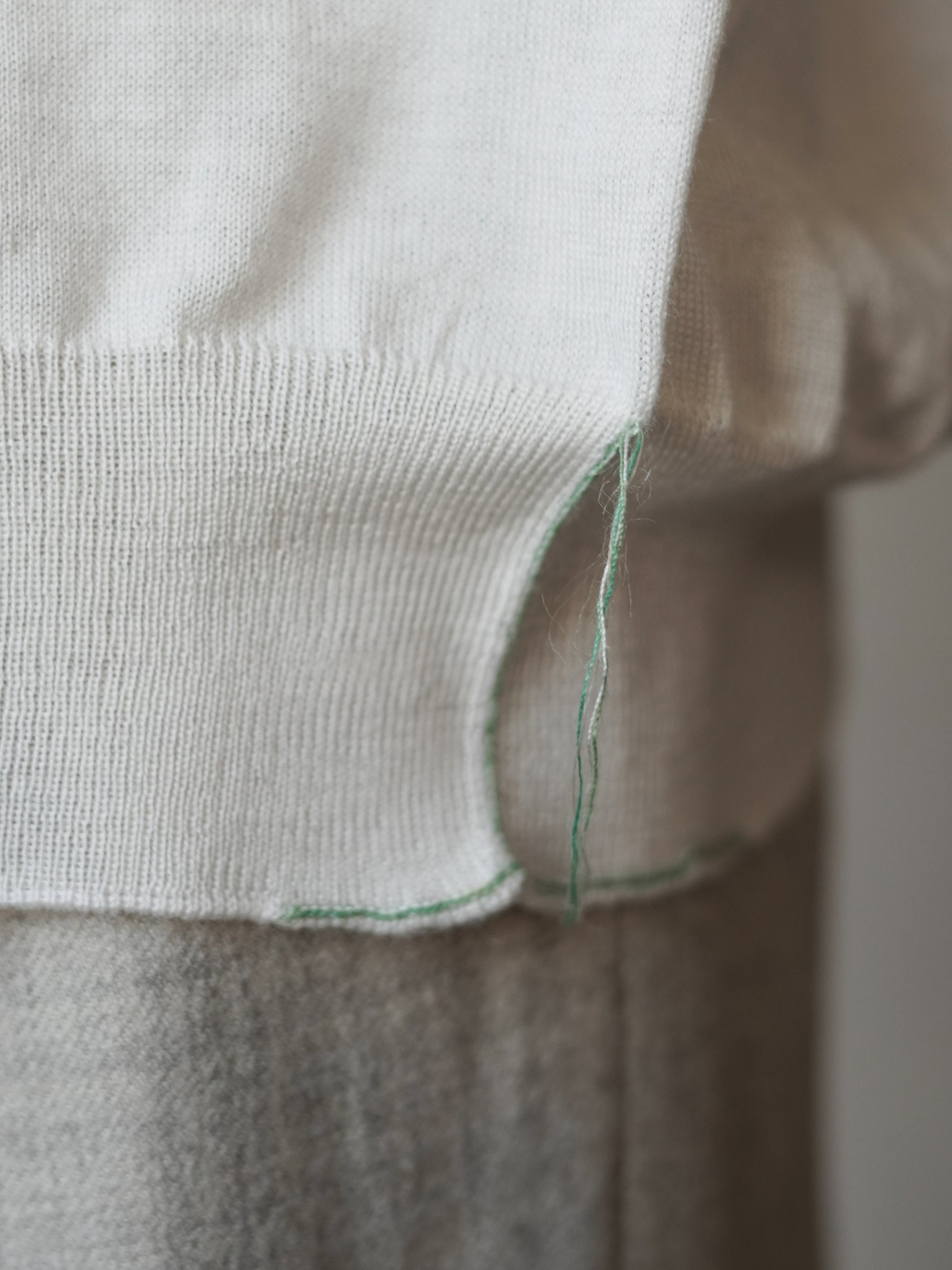 18-Gauge Merino Essential Crewneck・White