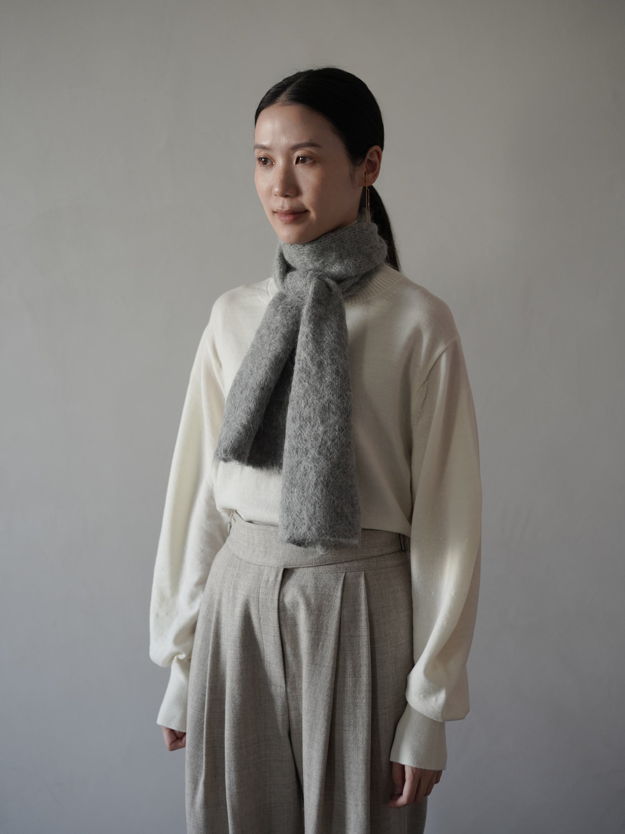 Alpaca Knitted Flared Scarf・Light Gray