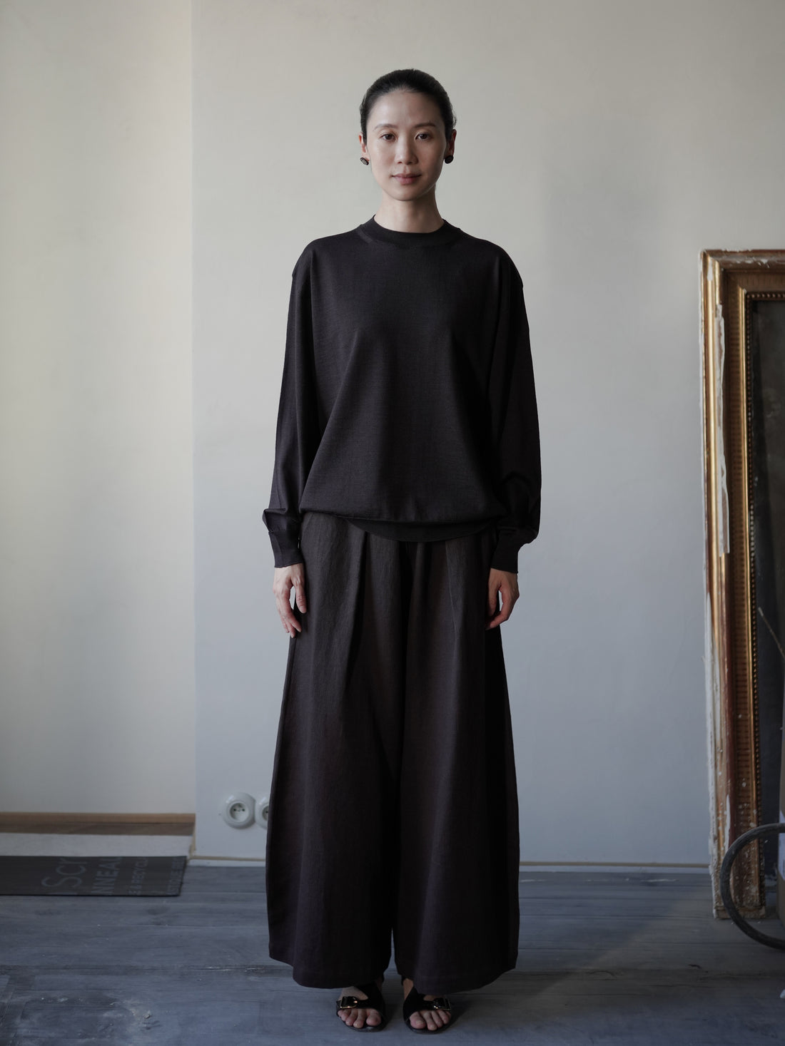 18-Gauge Merino Essential Crewneck・Dark Brown