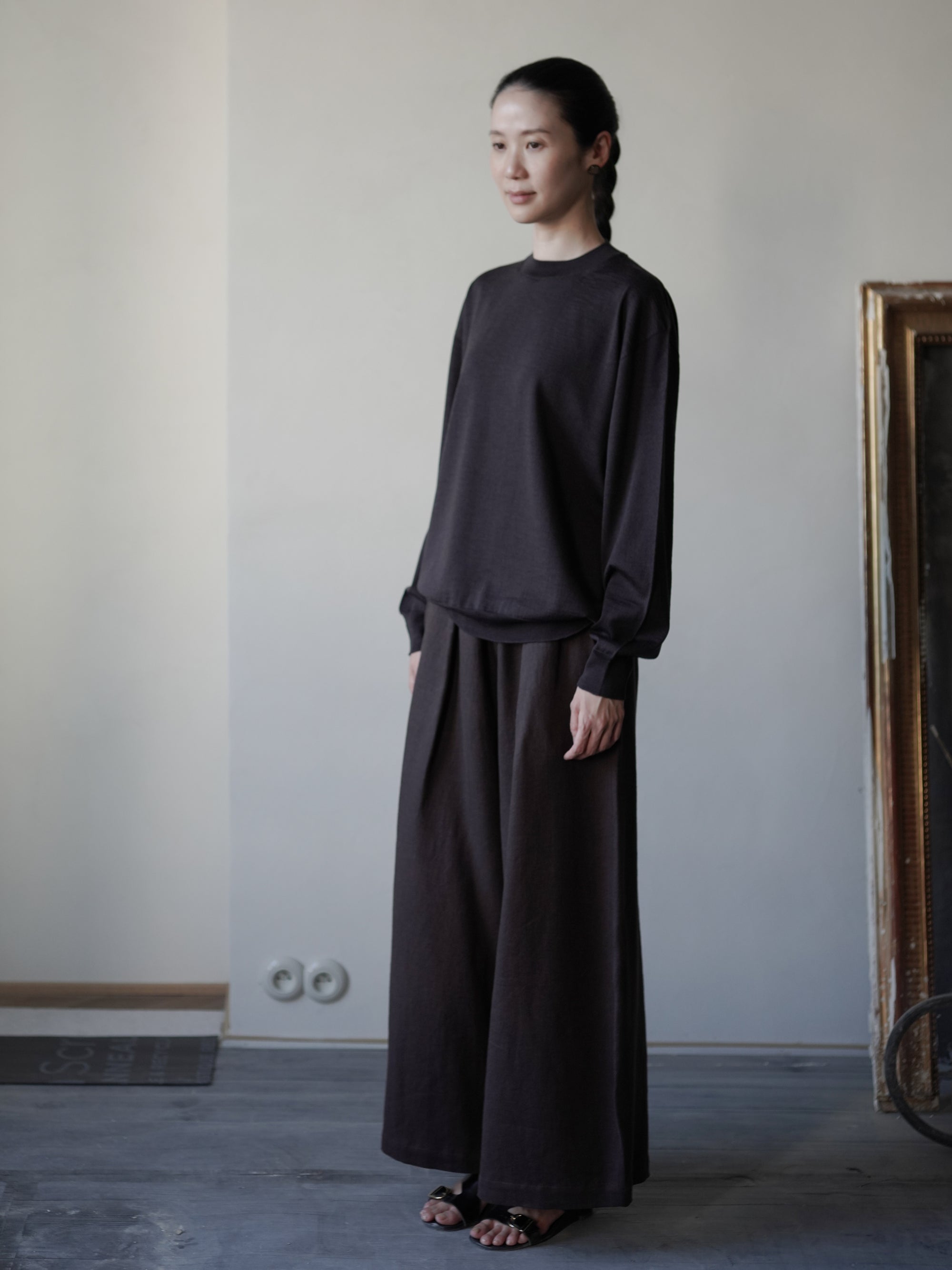 18-Gauge Merino Essential Crewneck・Dark Brown
