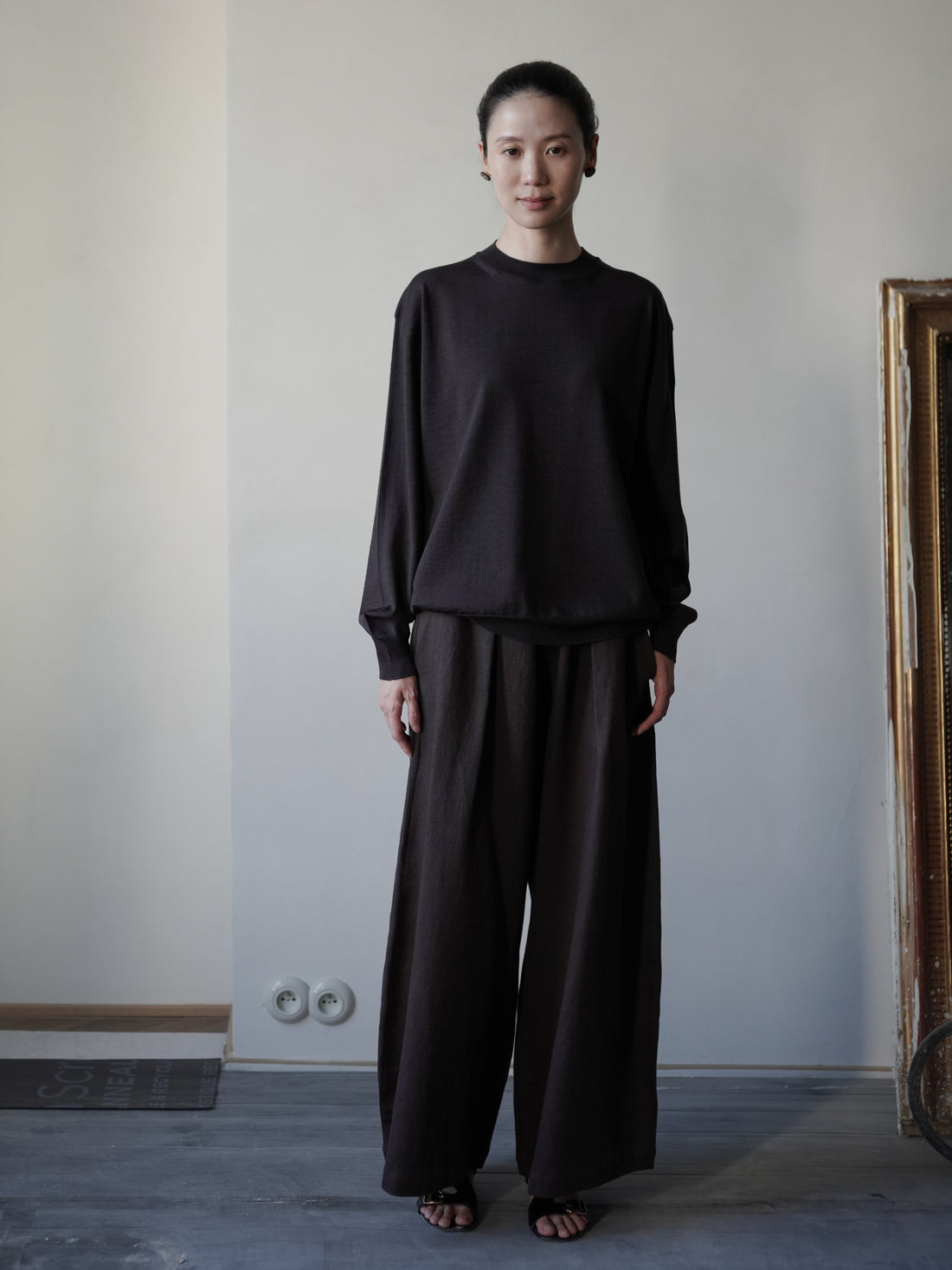 18-Gauge Merino Essential Crewneck・Dark Brown
