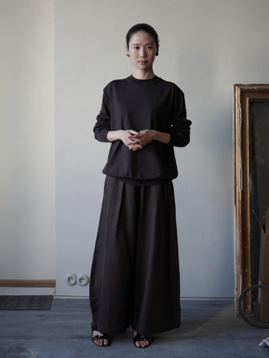 18-Gauge Merino Essential Crewneck・Dark Brown
