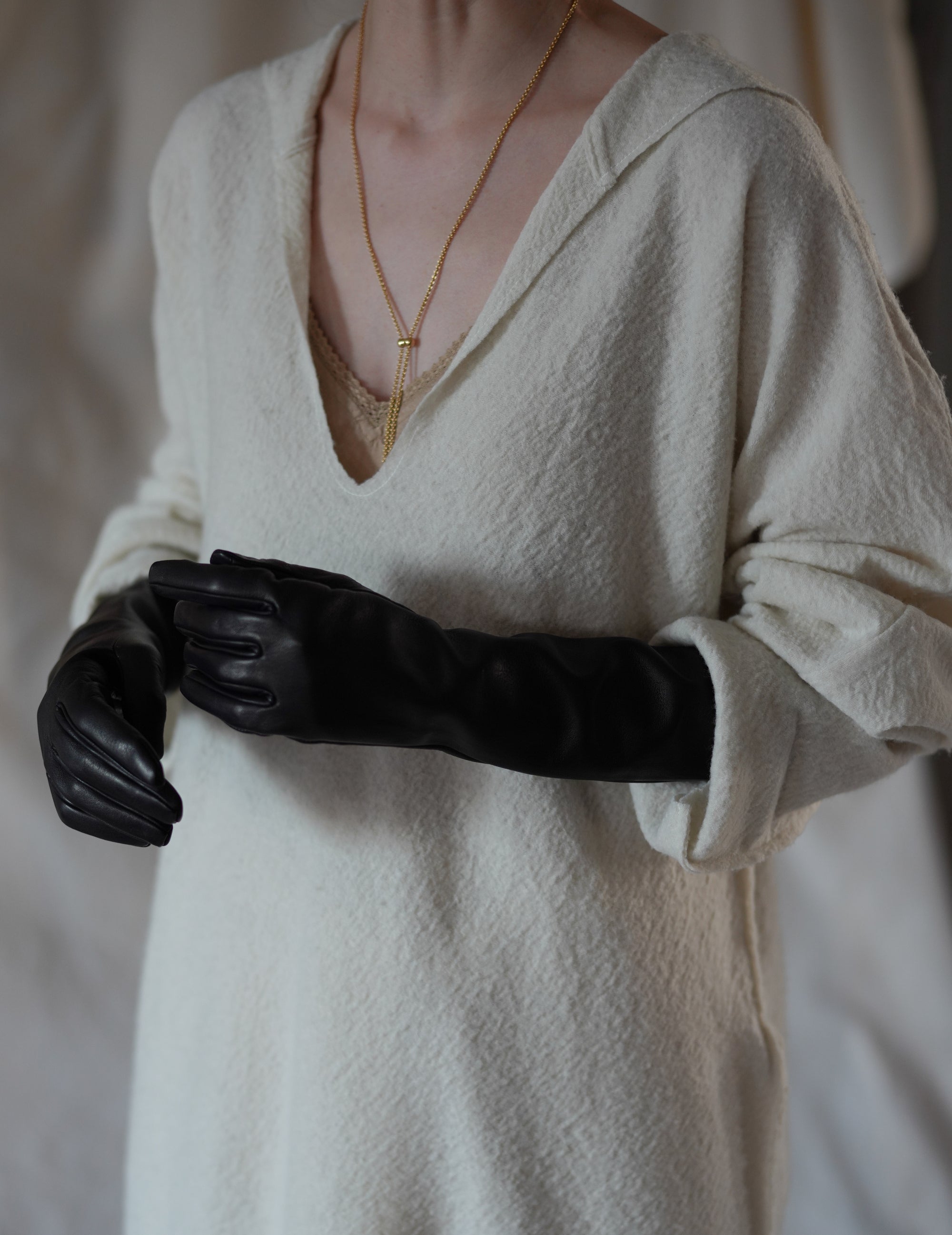 Connie Long Gloves - BLACK