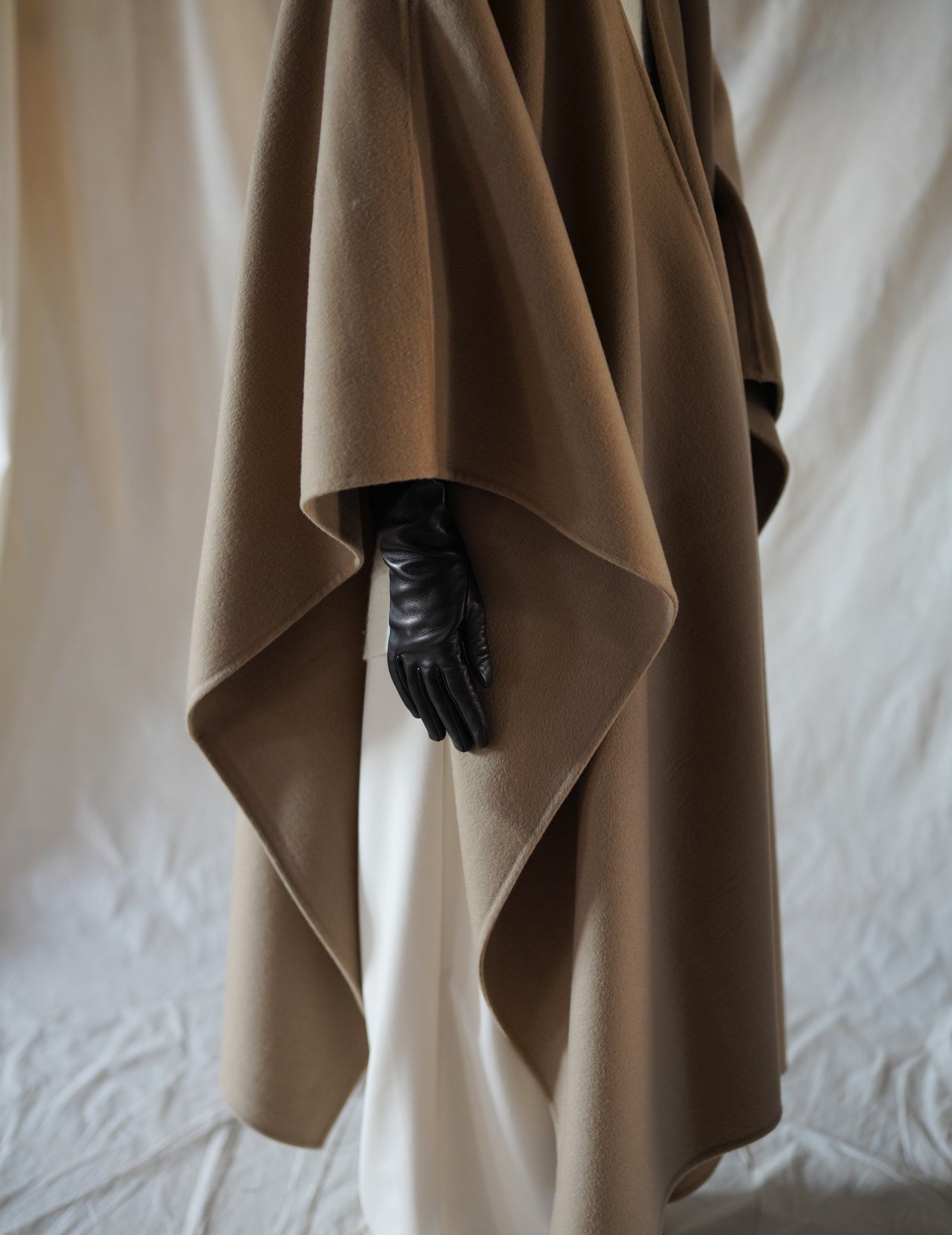 Connie Long Gloves - BLACK