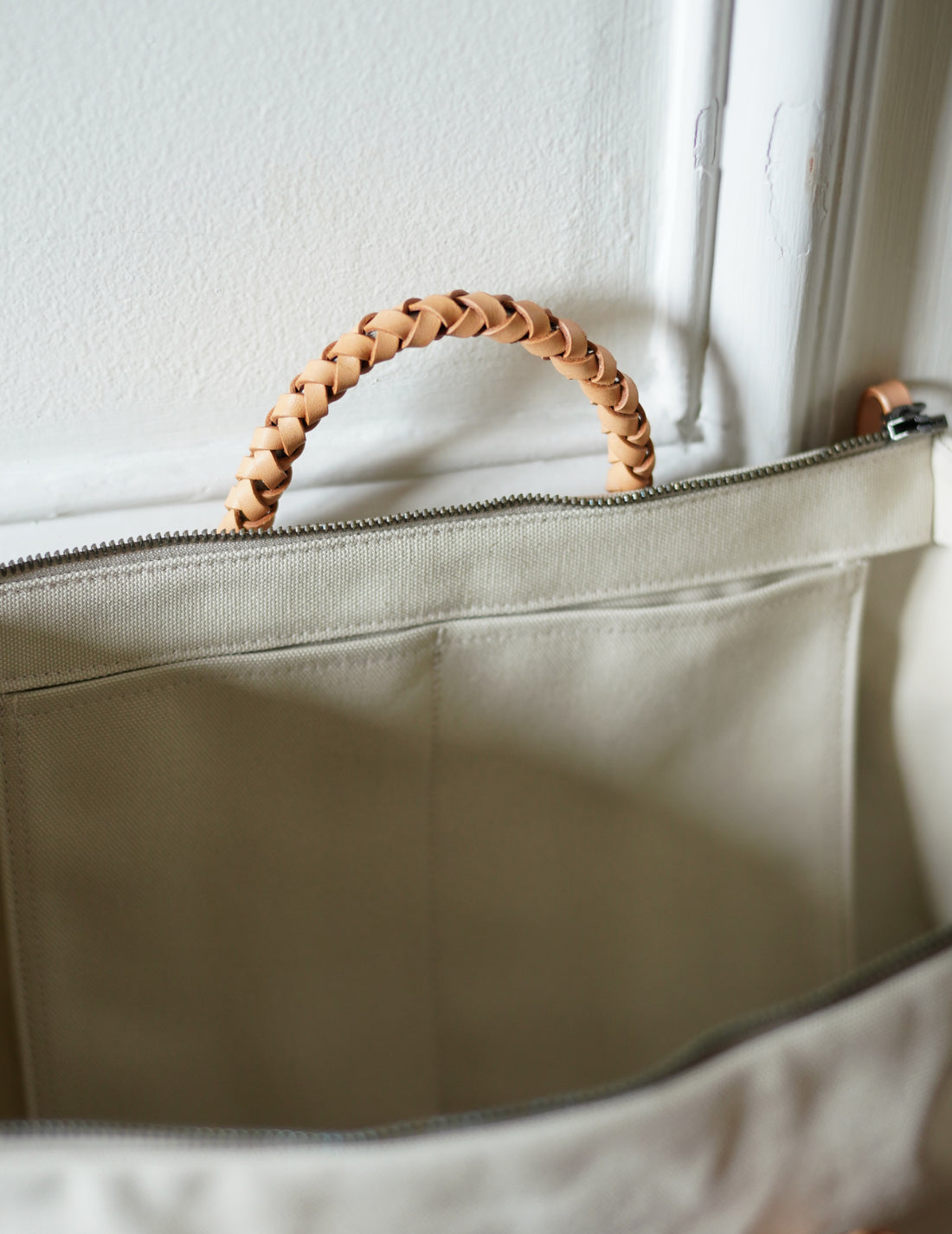 KAMARO’AN | Woven Duffle Bag-White-#35