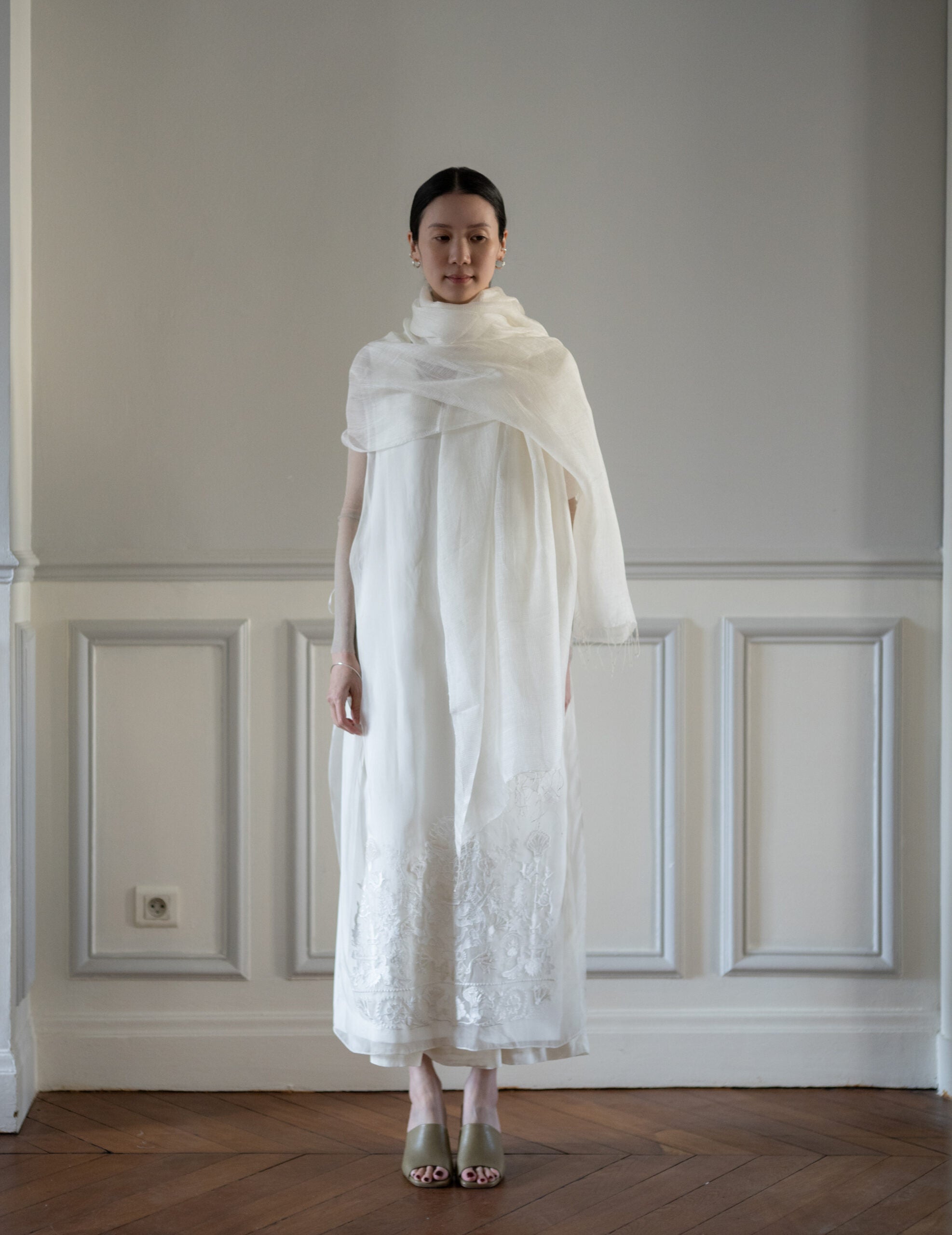 KHADI & CO | Silk Linen Blend Shawl・White