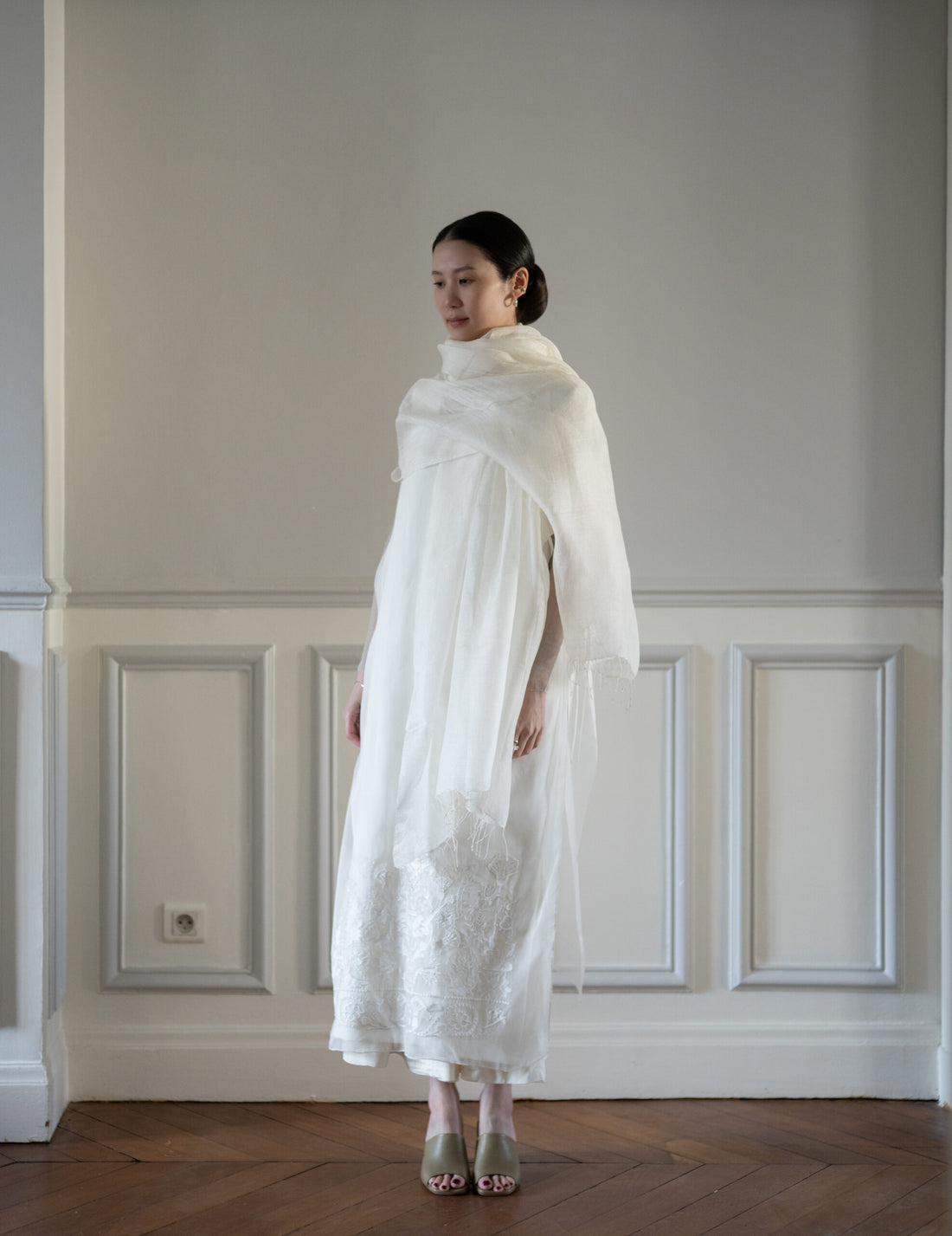 KHADI & CO | Silk Linen Blend Shawl・White