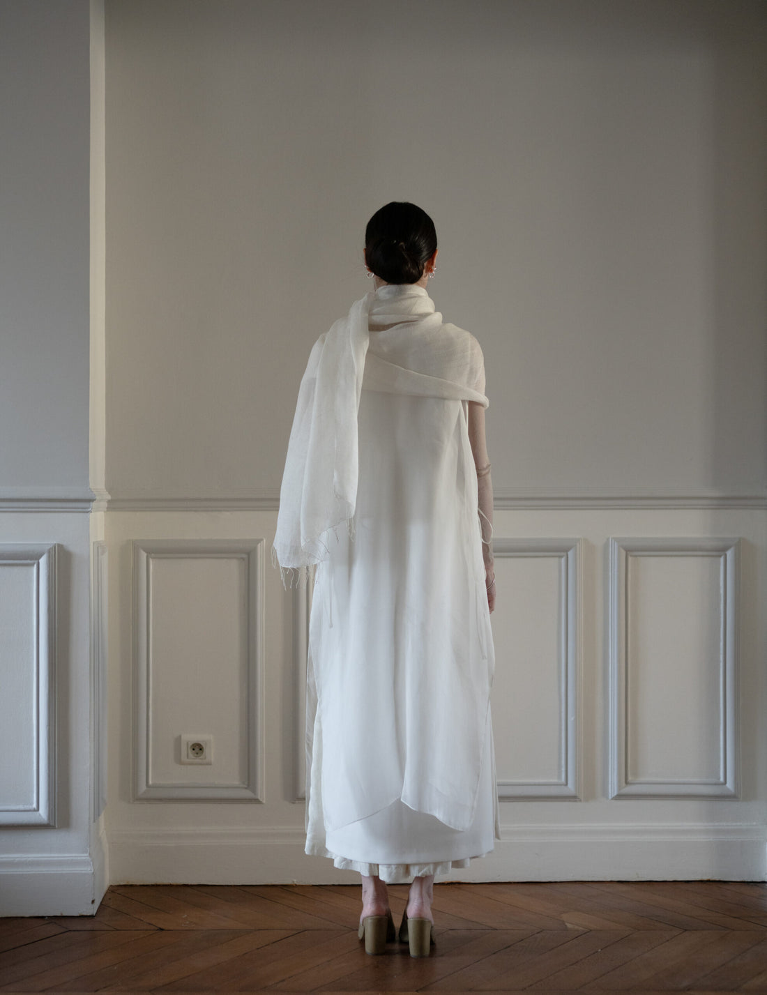 KHADI & CO | Silk Linen Blend Shawl・White