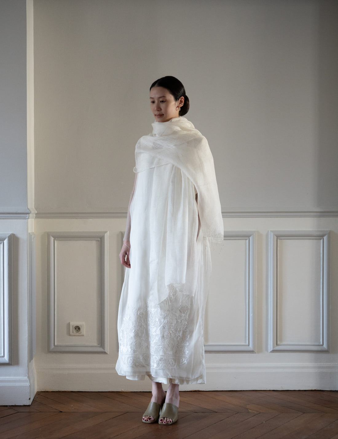 KHADI & CO | Silk Linen Blend Shawl・White