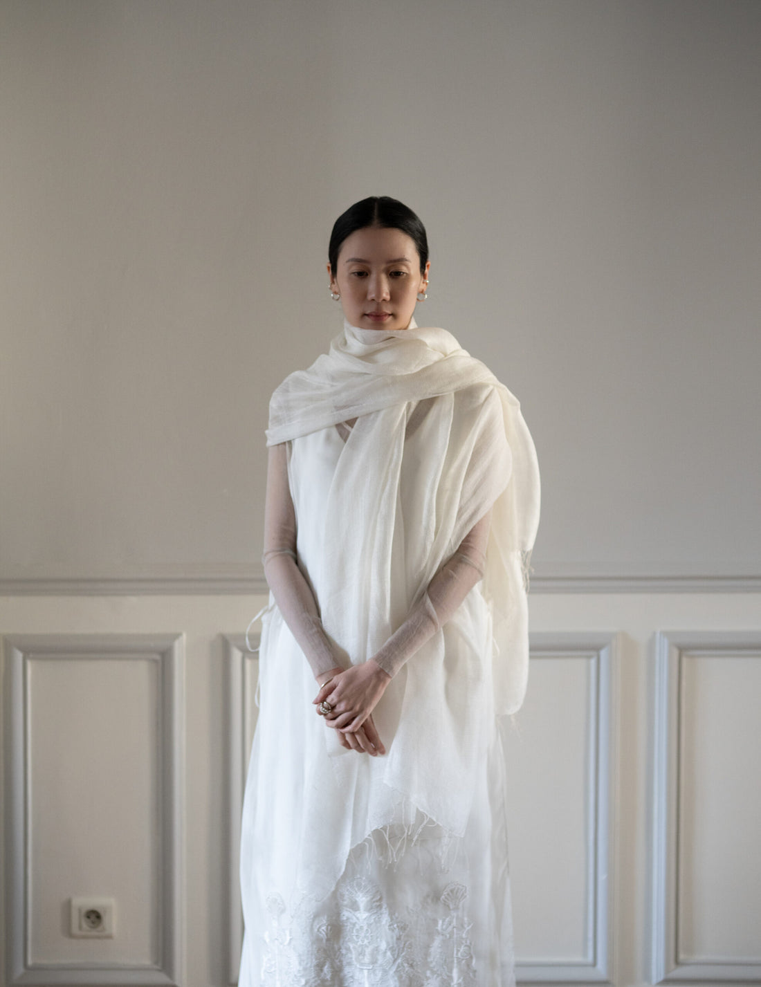 KHADI & CO | Silk Linen Blend Shawl・White