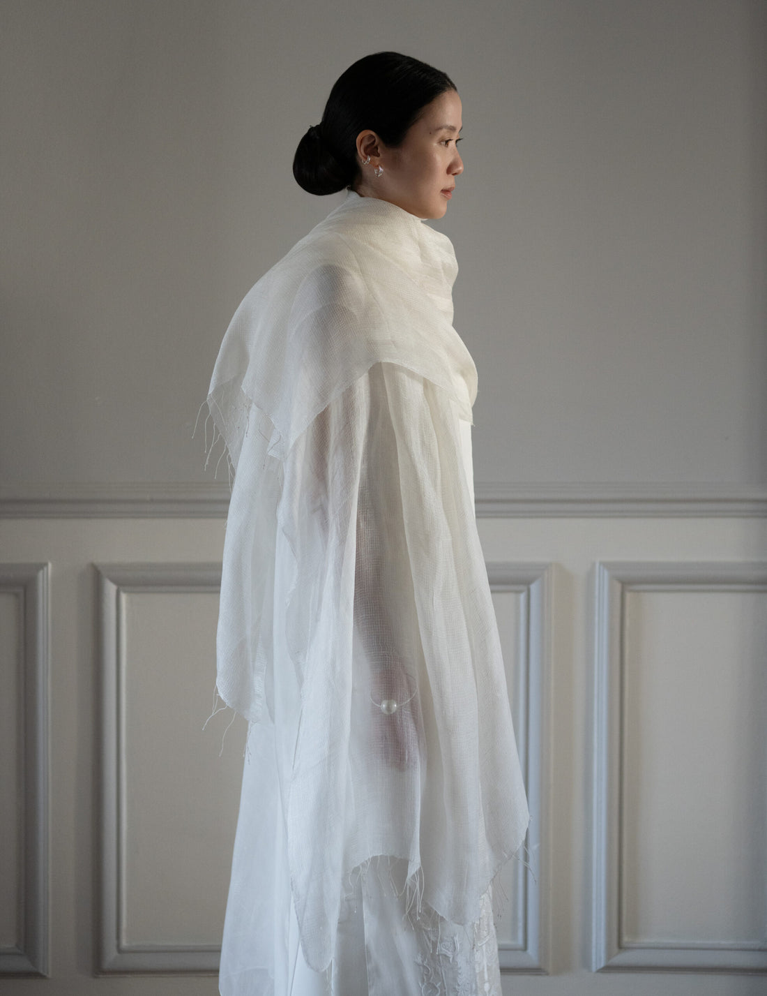KHADI & CO | Silk Linen Blend Shawl・White