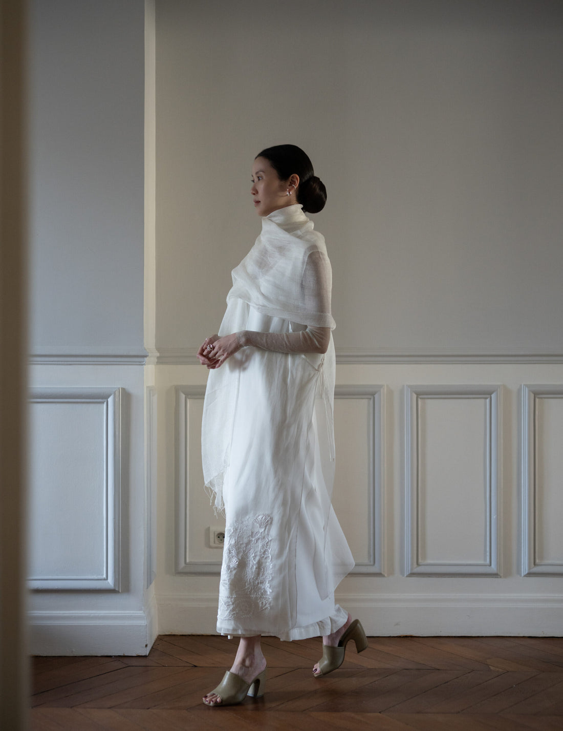 KHADI & CO | Silk Linen Blend Shawl・White