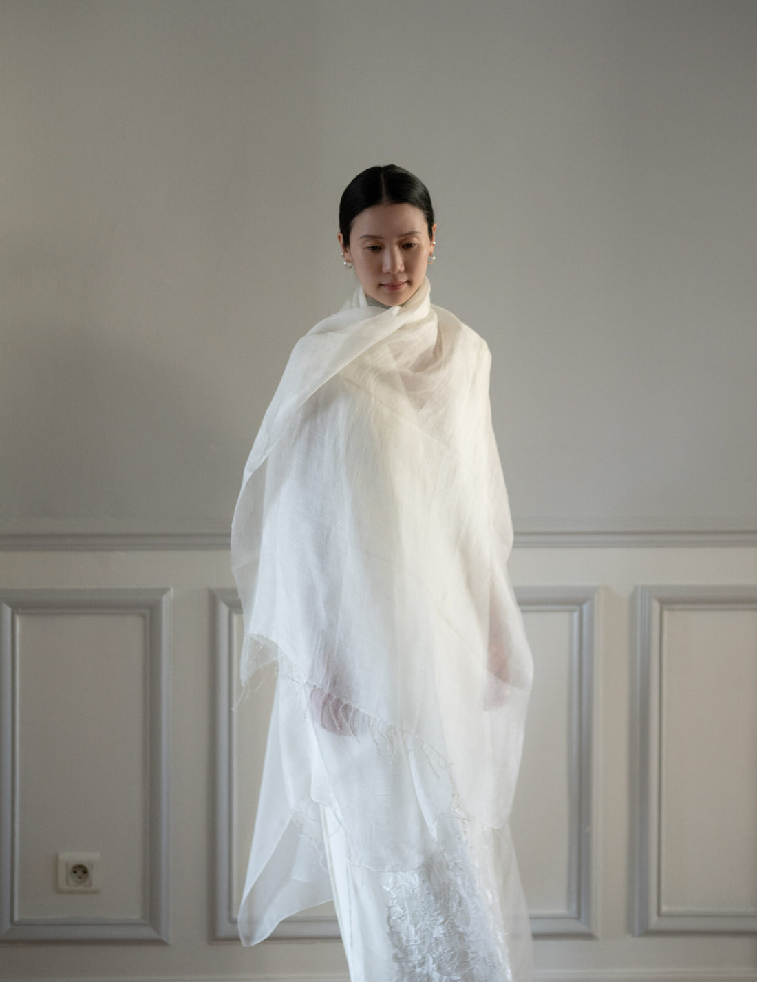 KHADI & CO | Silk Linen Blend Shawl・White