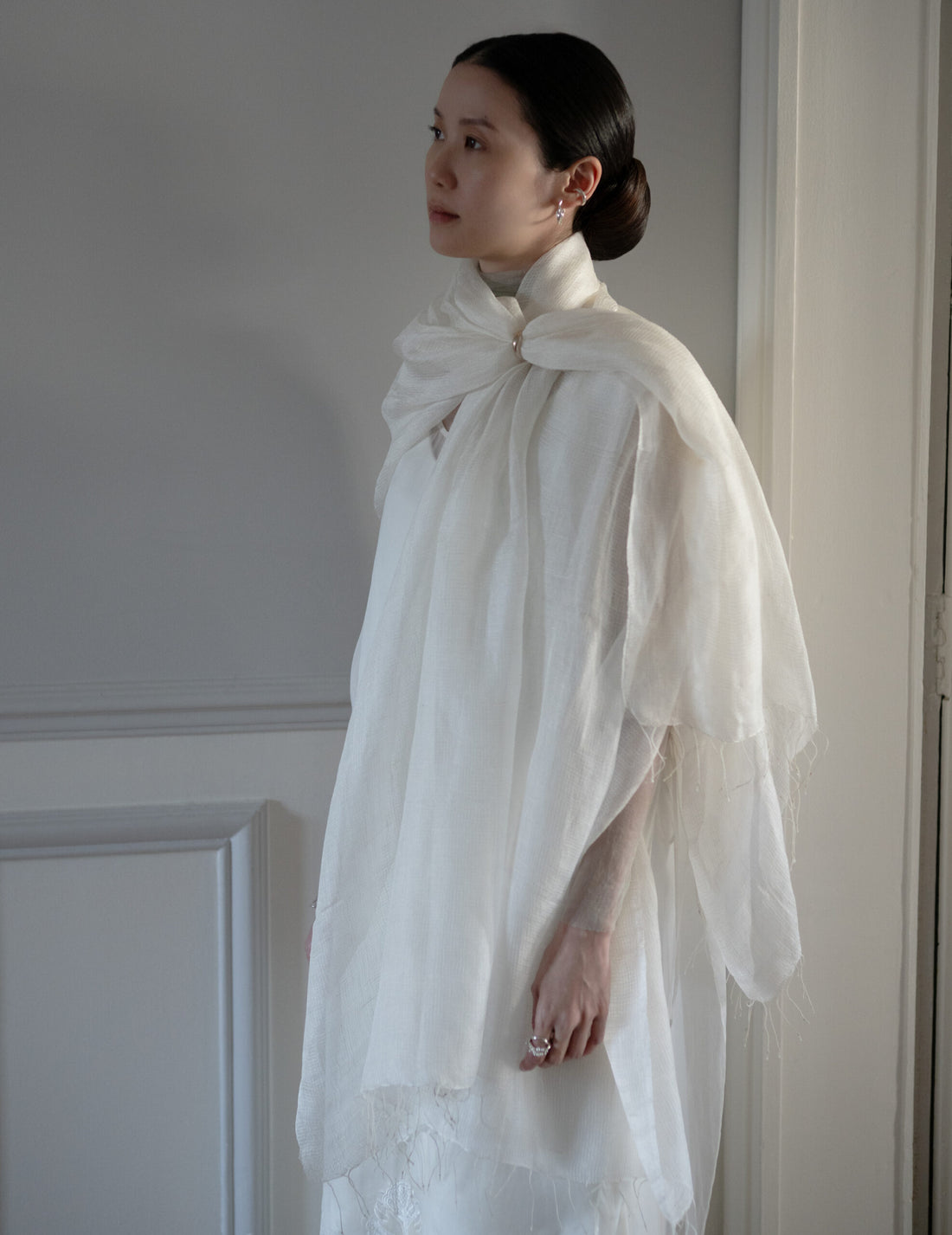 KHADI & CO | Silk Linen Blend Shawl・White
