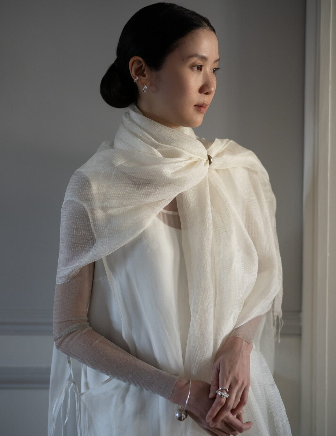 KHADI & CO | Silk Linen Blend Shawl・White