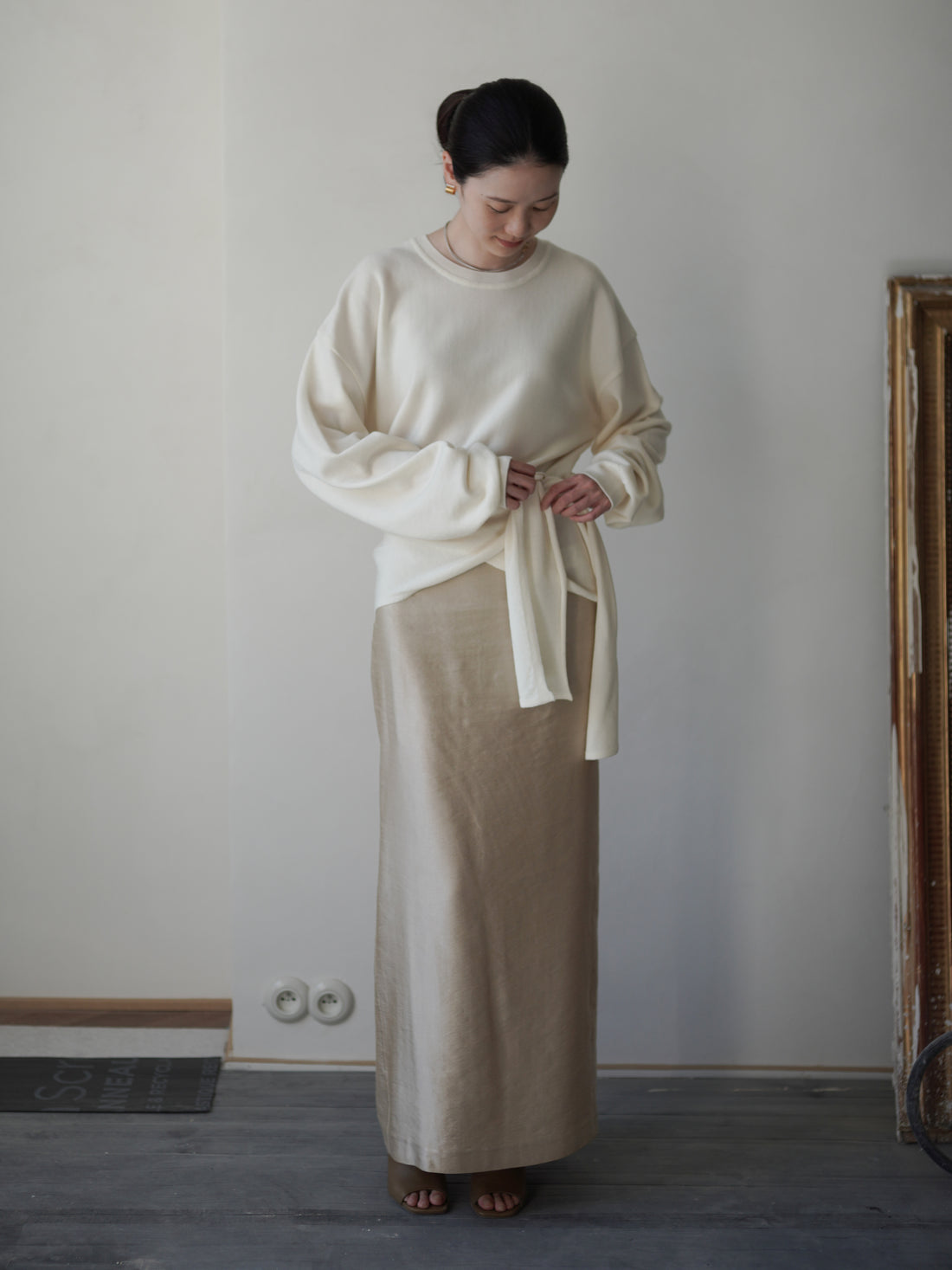 ANEMO SIDE TIE KN • IvoryANEMO SIDE TIE KNIT SWEATER・IVORY