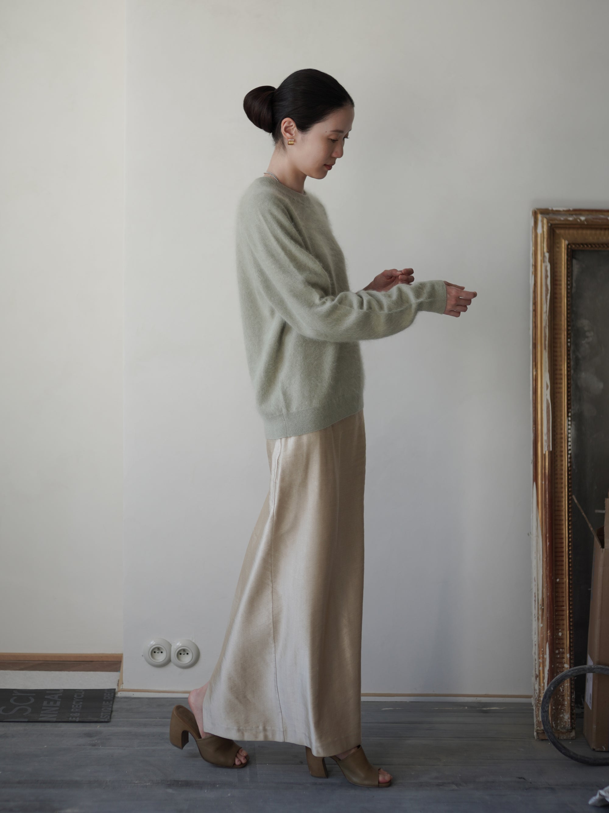 BRUSHED CASHMERE BLEND KNIT SWEATER • Sage Green