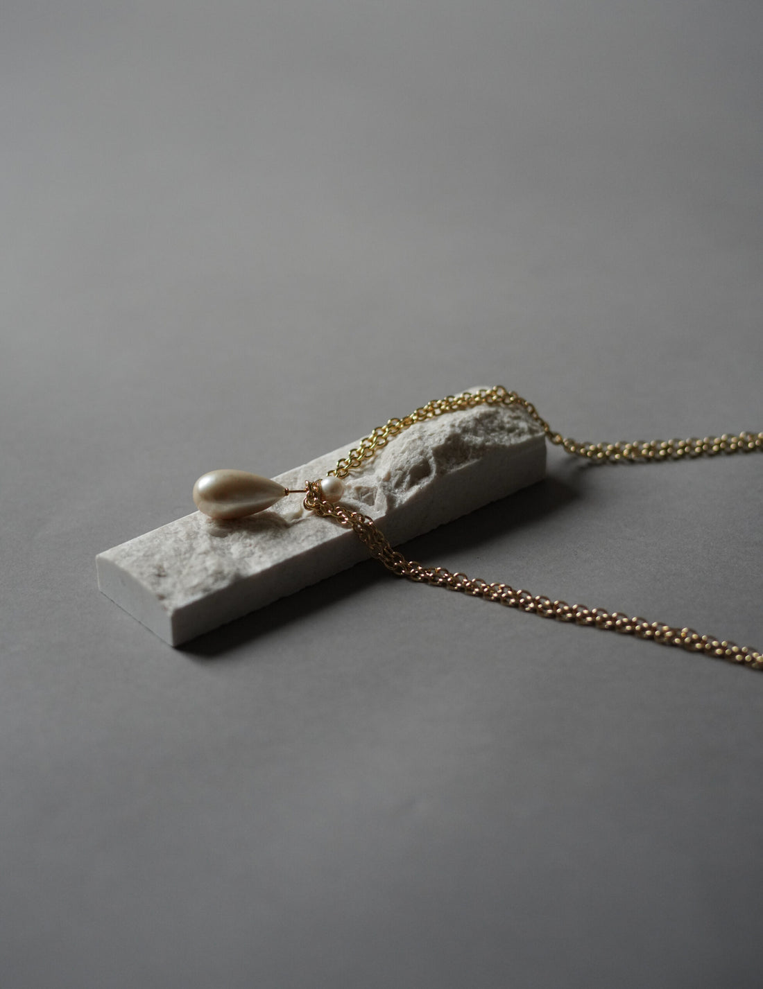 BEATRIZ PALACIOS | Pearl Body Chain