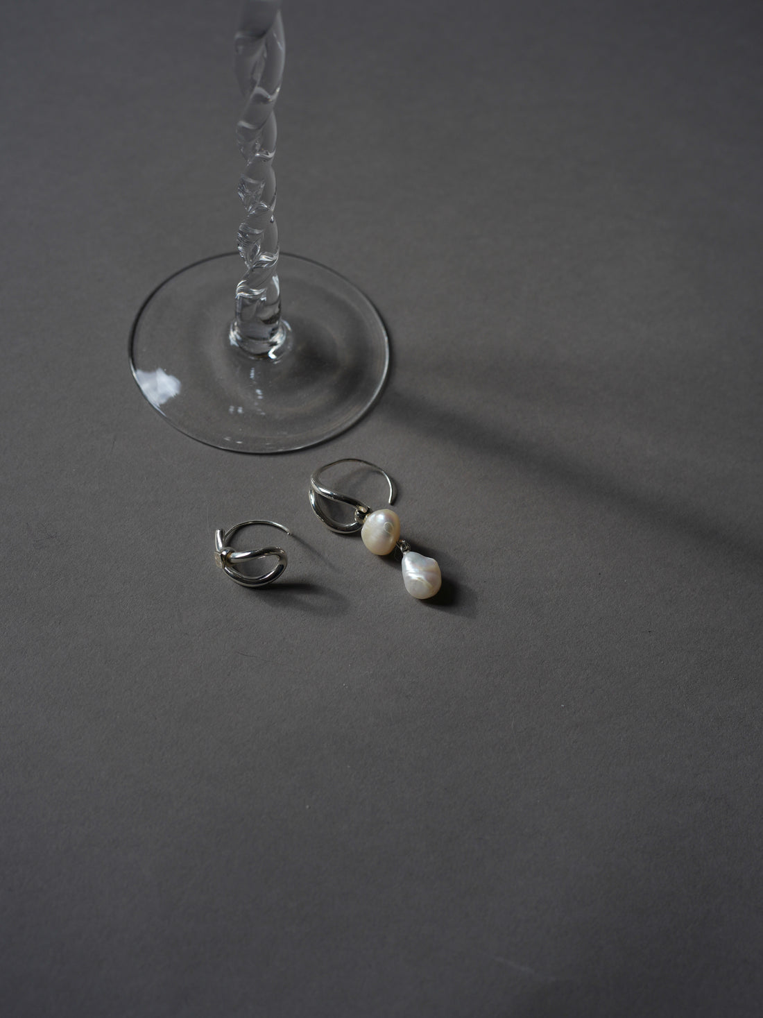 PLOW | Wave Pierces Calm・Earrings & Pearl Charm Set