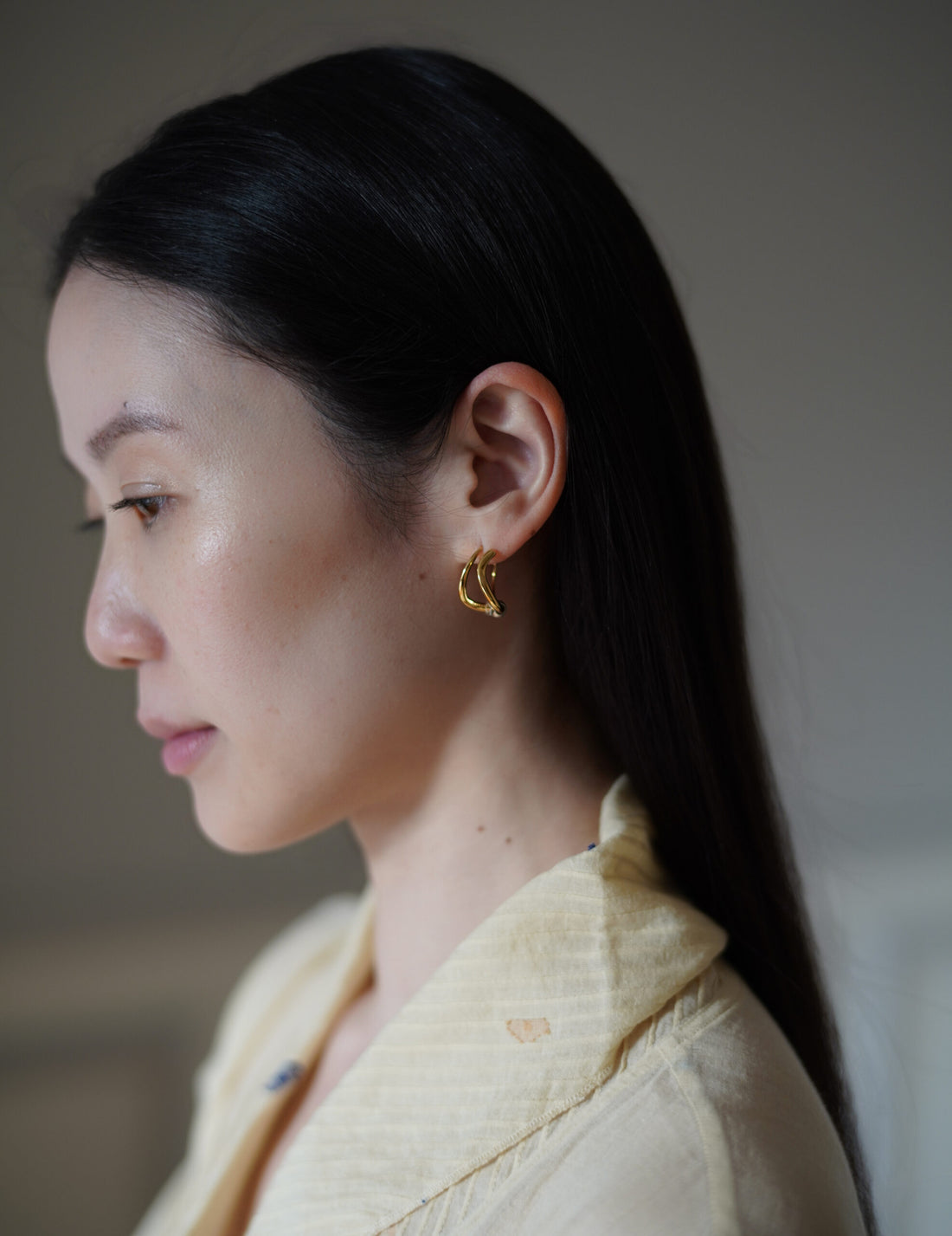 PLOW | Wave Pierces Calm・Earrings & Amber Brown Charm Set