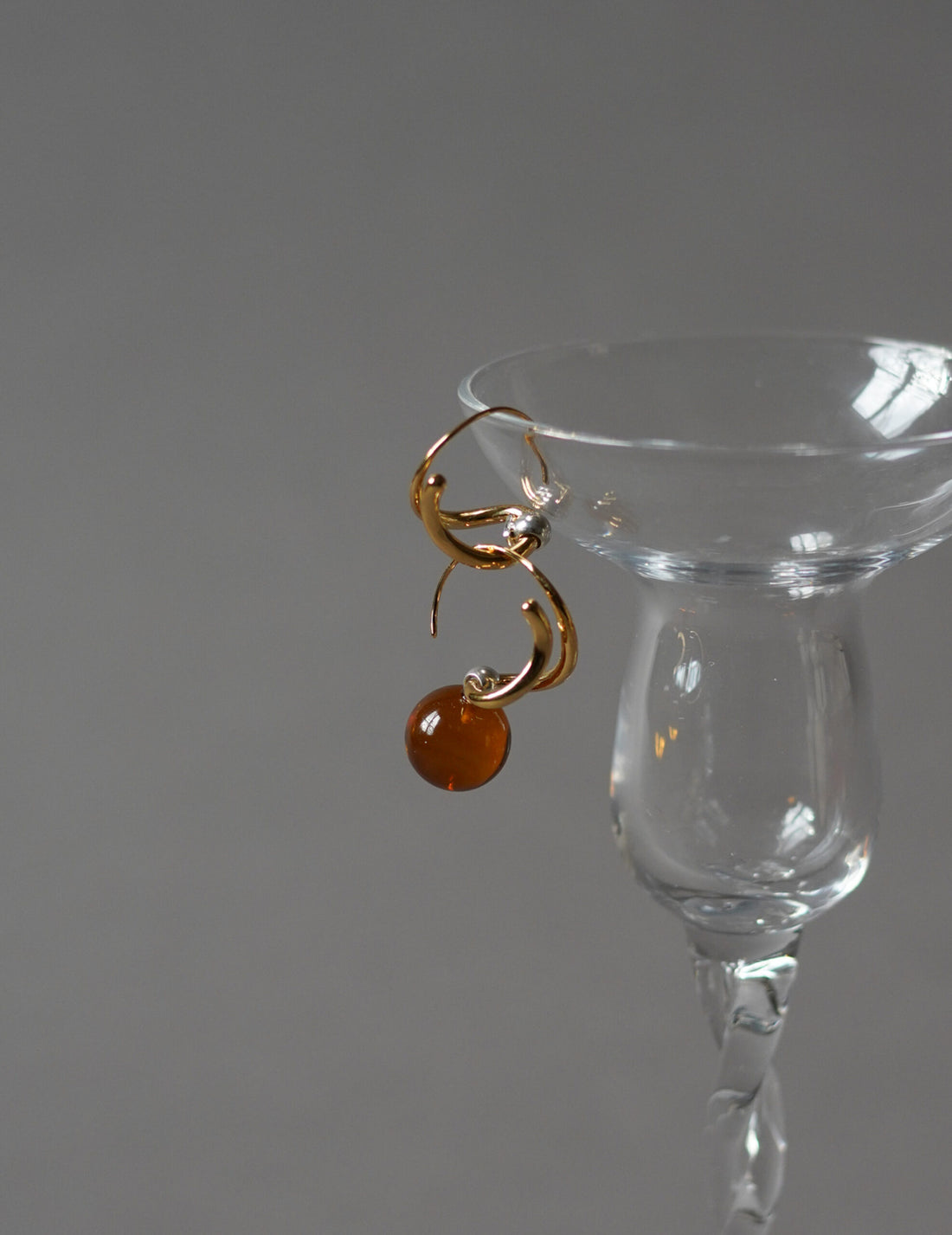 PLOW | Wave Pierces Calm・Earrings & Amber Brown Charm Set