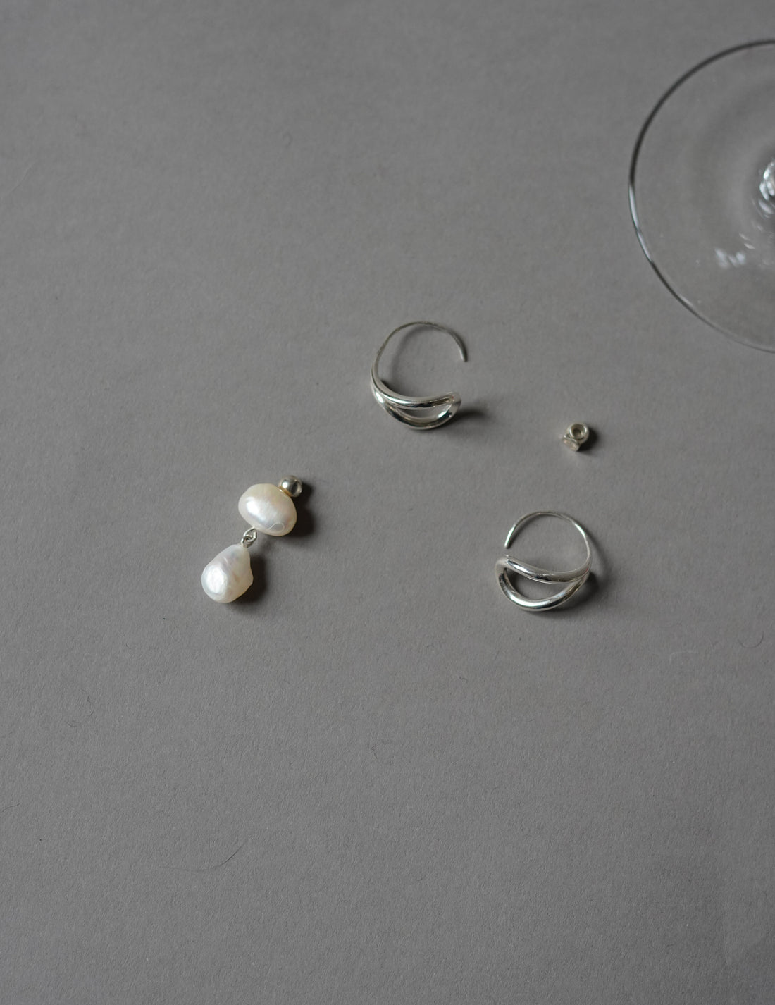 PLOW | Wave Pierces Calm・Earrings & Pearl Charm Set