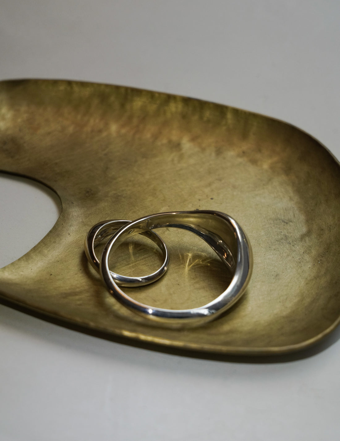 KATARZYNA CICHY | Delos Scarf Ring・Small