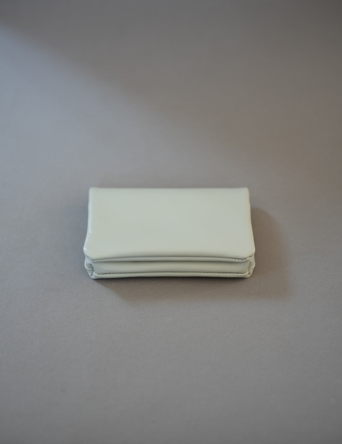 COSMIC WONDER |  Light leather card case・Grey