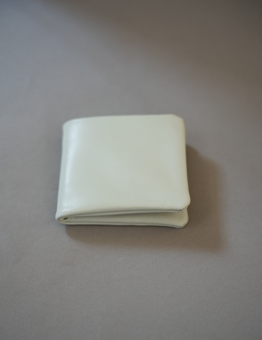 COSMIC WONDER |  Light Leather Bifold Wallet・Grey