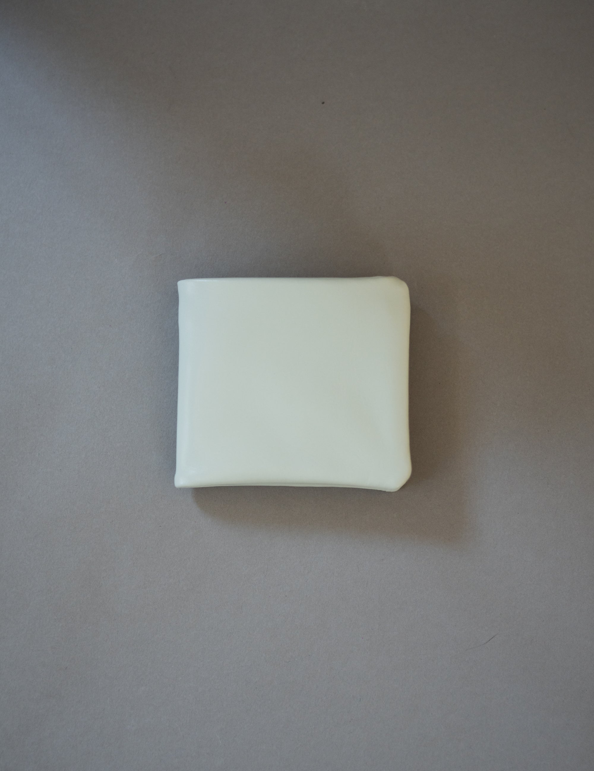 COSMIC WONDER |  Light Leather Bifold Wallet・Grey