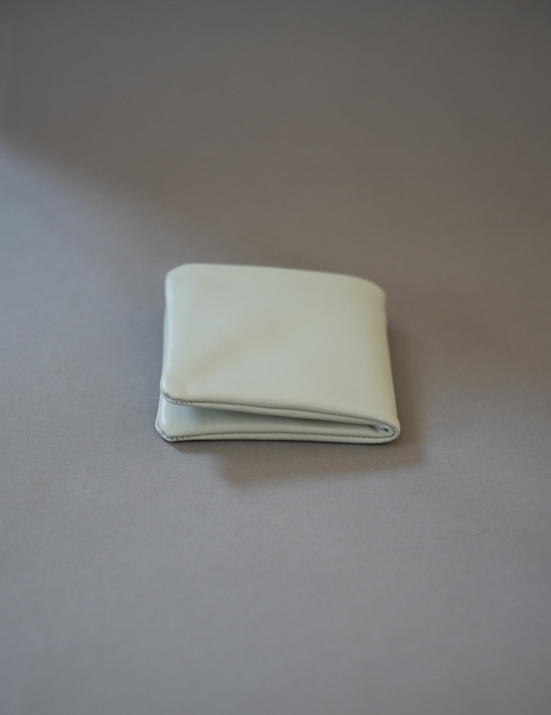 COSMIC WONDER |  Light Leather Bifold Wallet・Grey