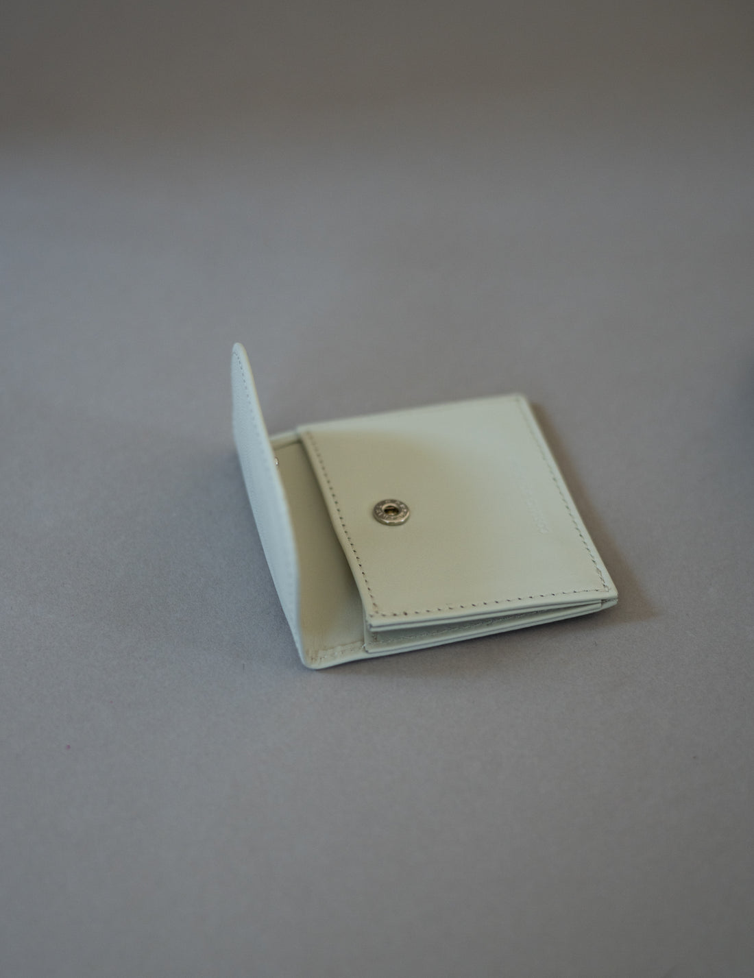 COSMIC WONDER |  Light Leather Bifold Wallet・Grey