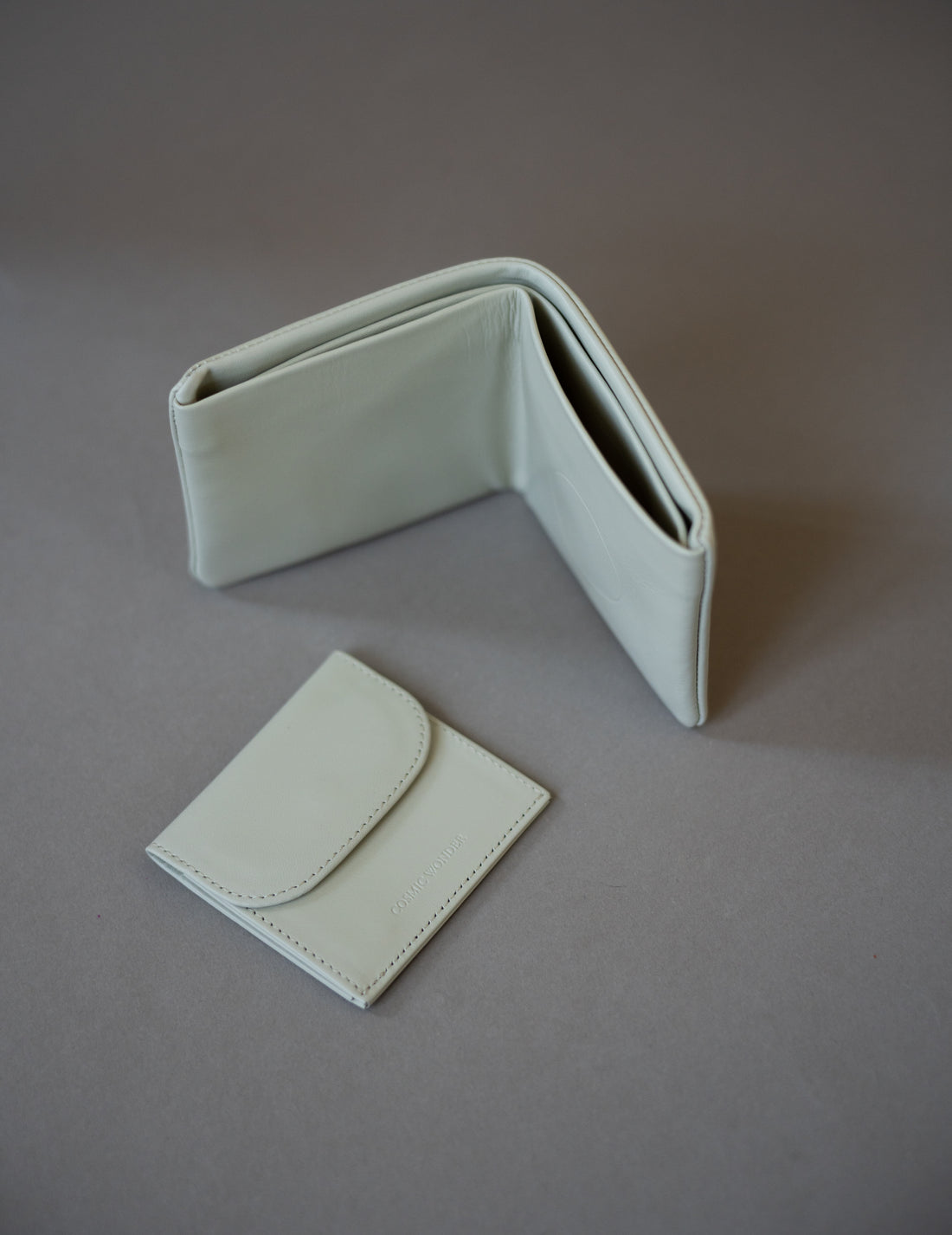 COSMIC WONDER |  Light Leather Bifold Wallet・Grey
