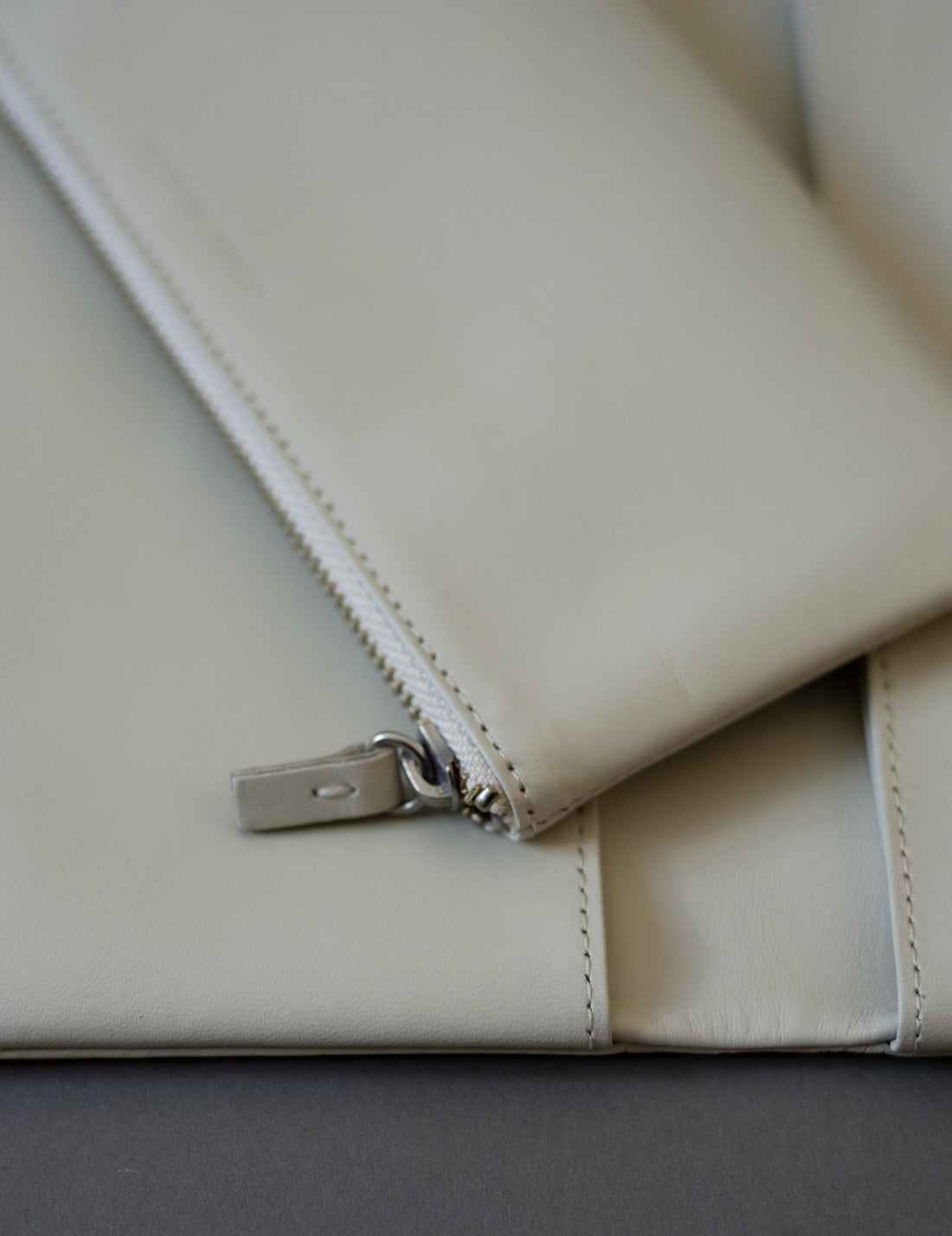 COSMIC WONDER |  Light leather wallet・Grey