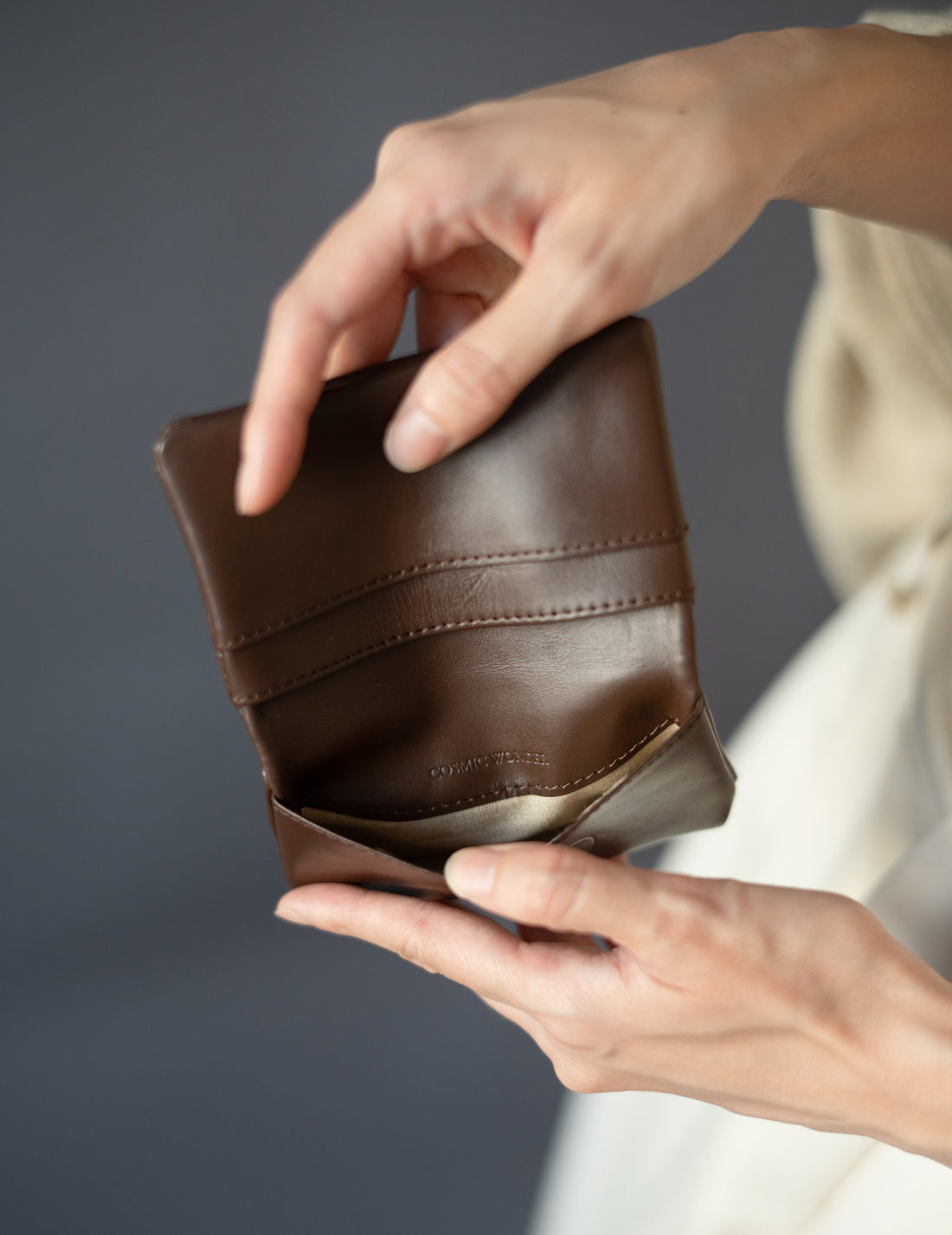 COSMIC WONDER |  Light leather card case・Brown